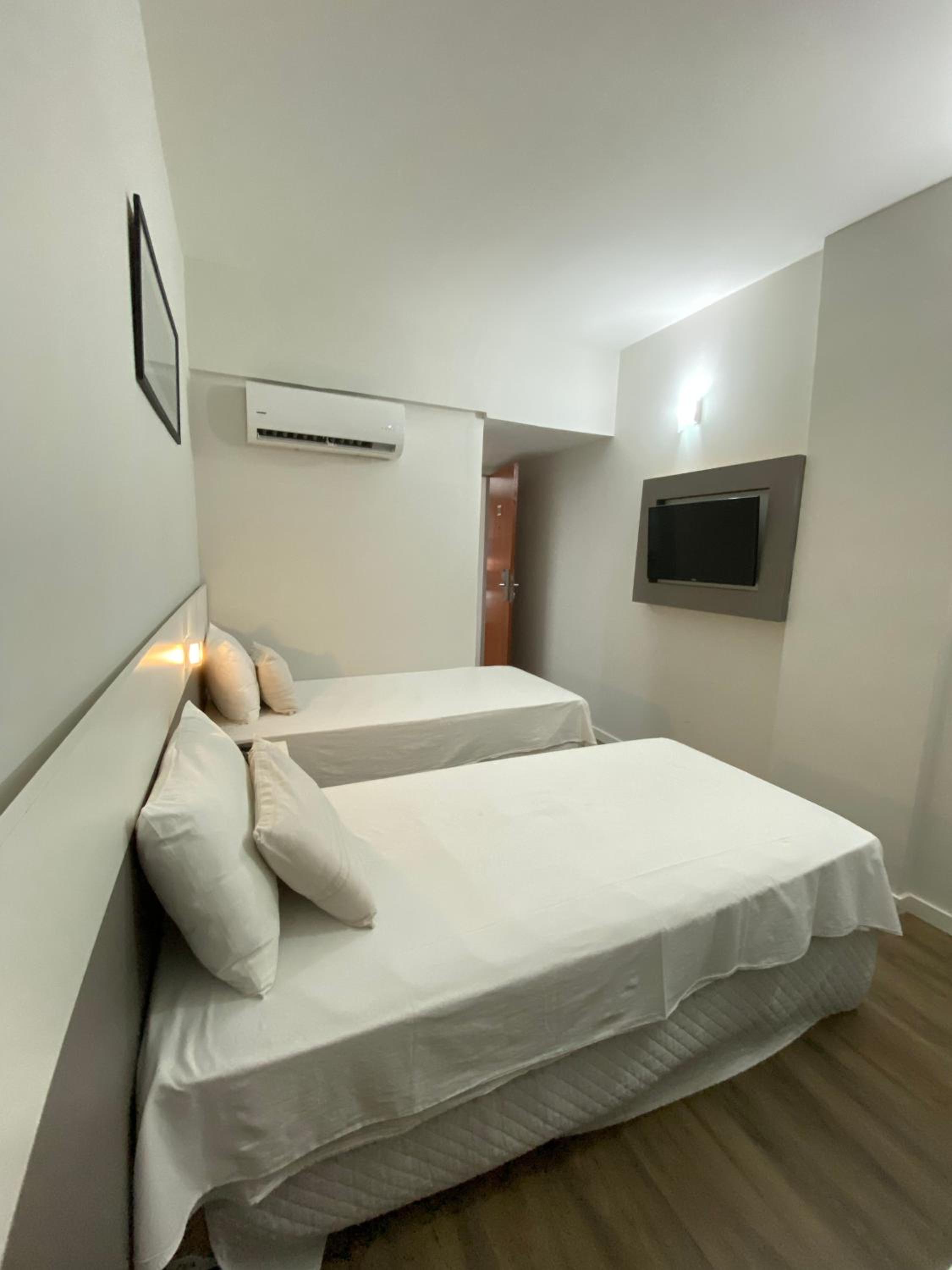 Standard Twin Room photo 3