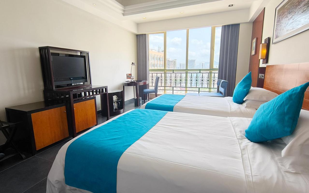 Twin Room with City View - Photo 1
