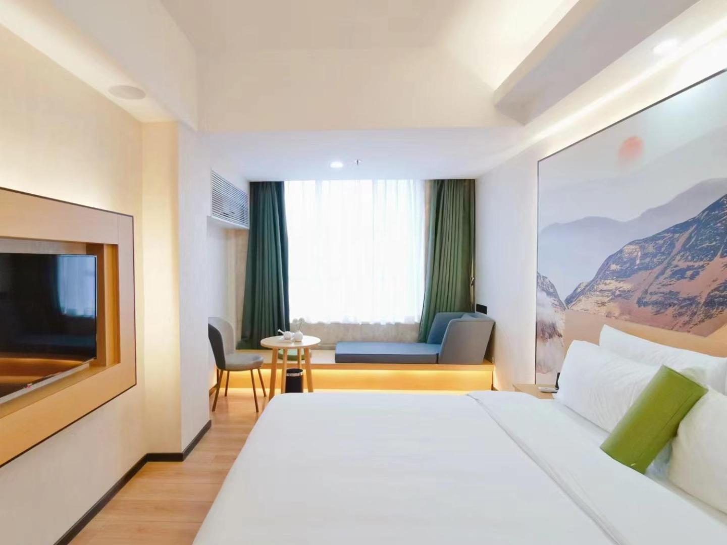 Comfort King Room photo 3