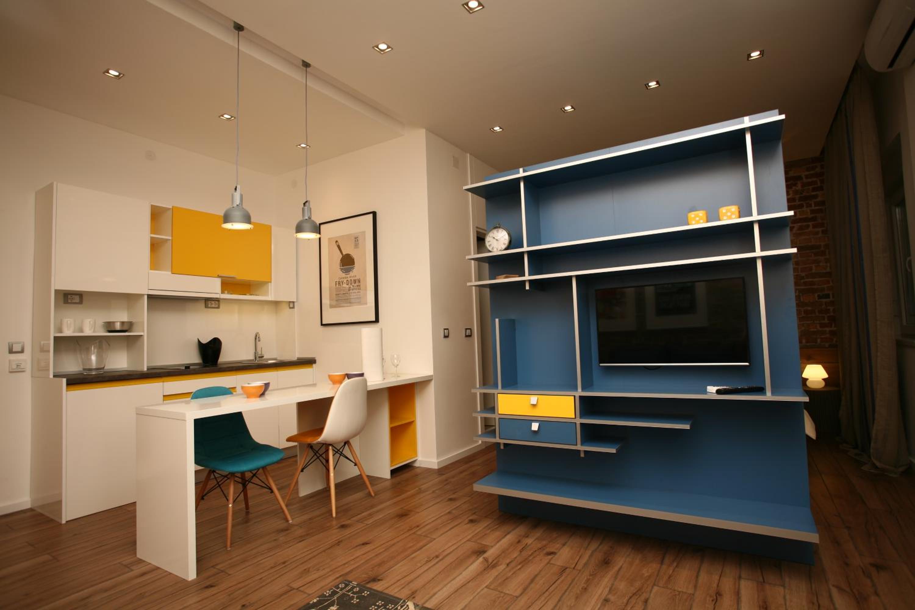 Studio Apartment - Photo 1