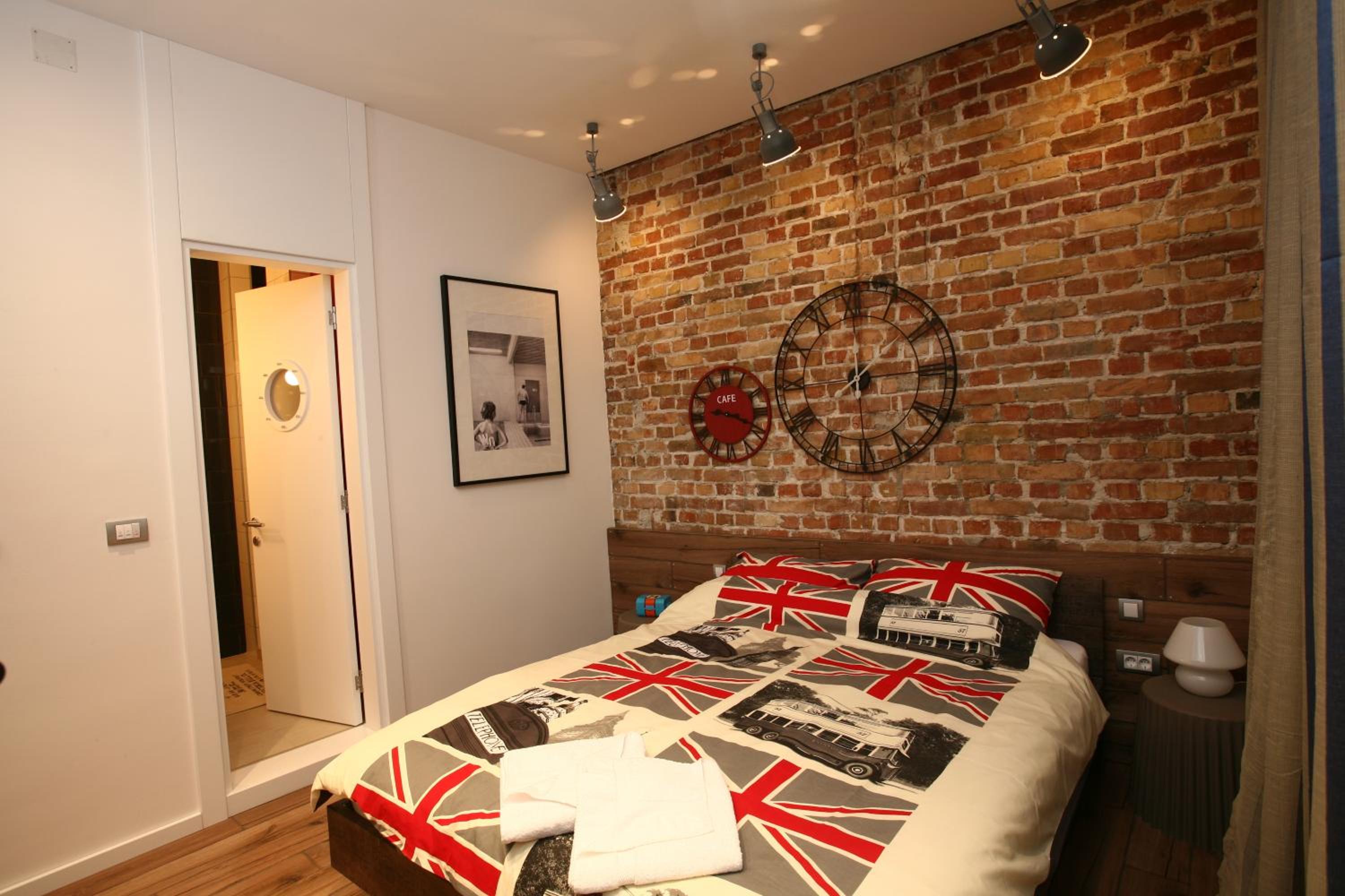 Studio Apartment - Photo 10