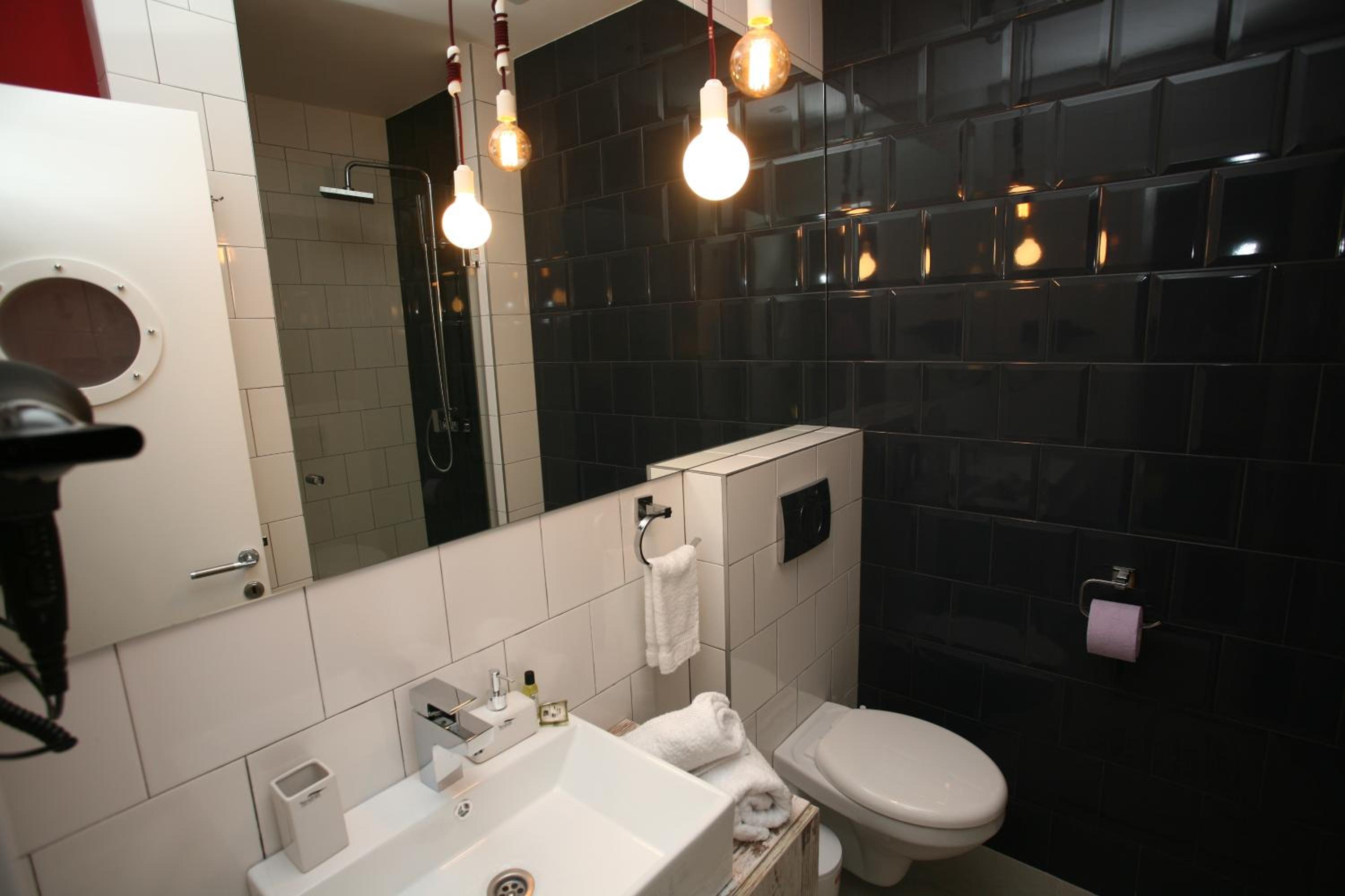 Studio Apartment - Photo 6
