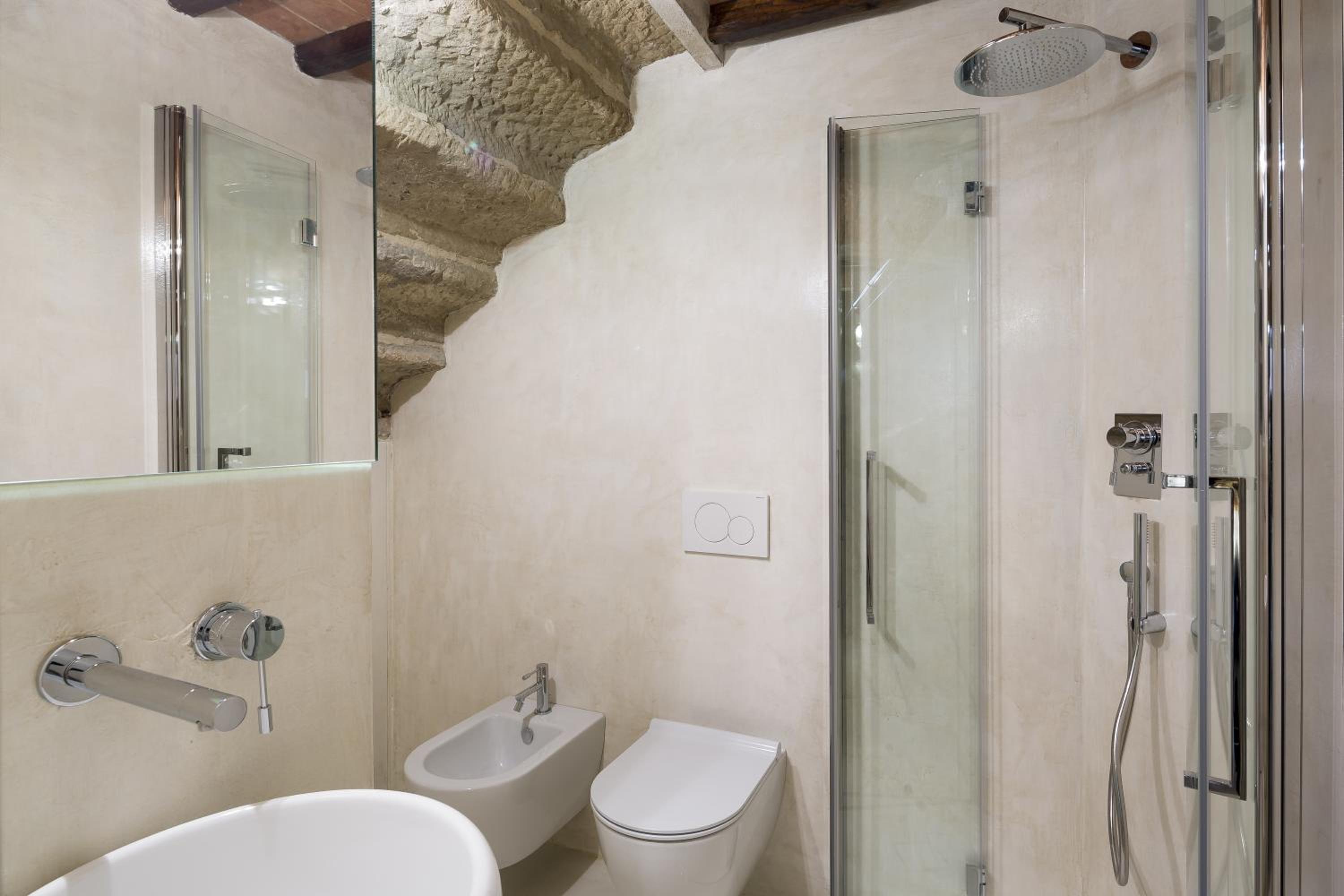Studio Apartment - Photo 15