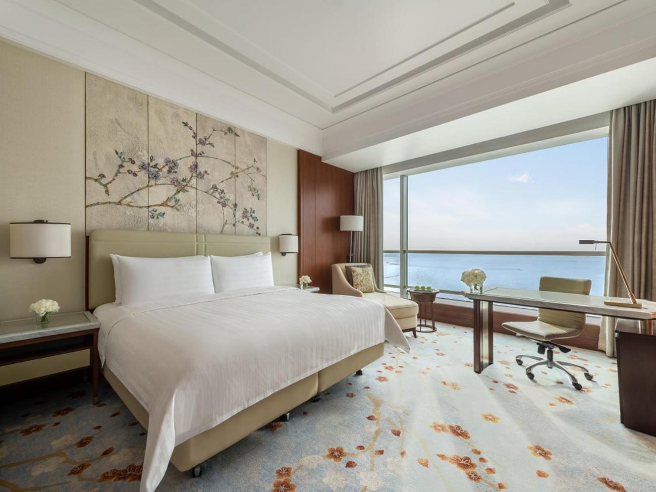 Deluxe King Room with Sea View photo 1