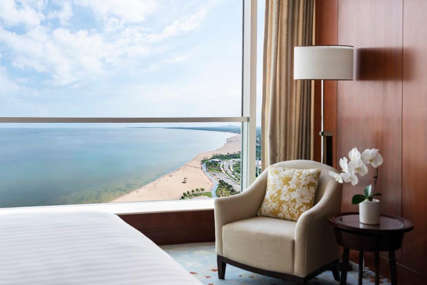 Deluxe King Room with Sea View photo 3