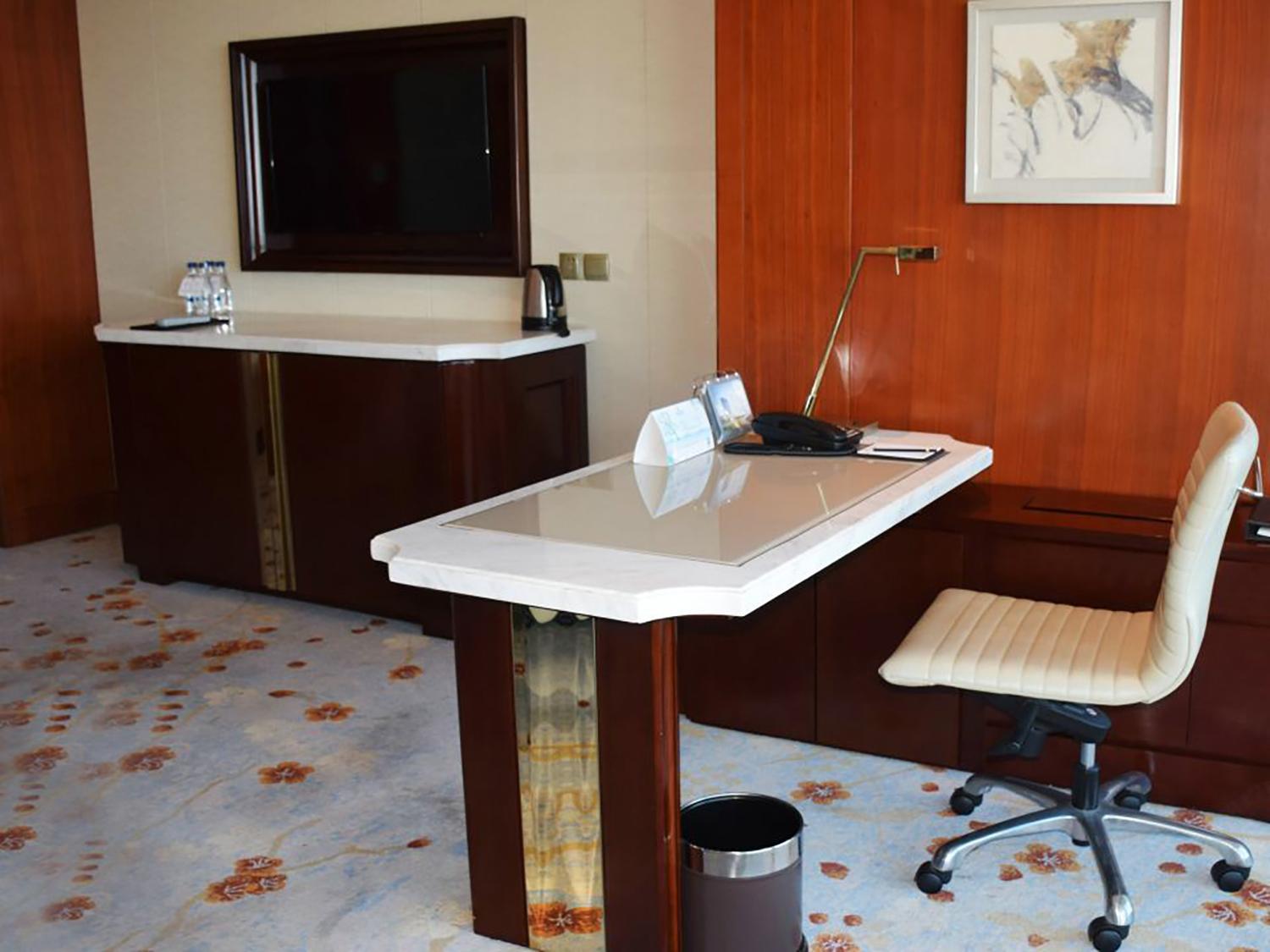 Deluxe Twin Room with Balcony and Sea View photo 1