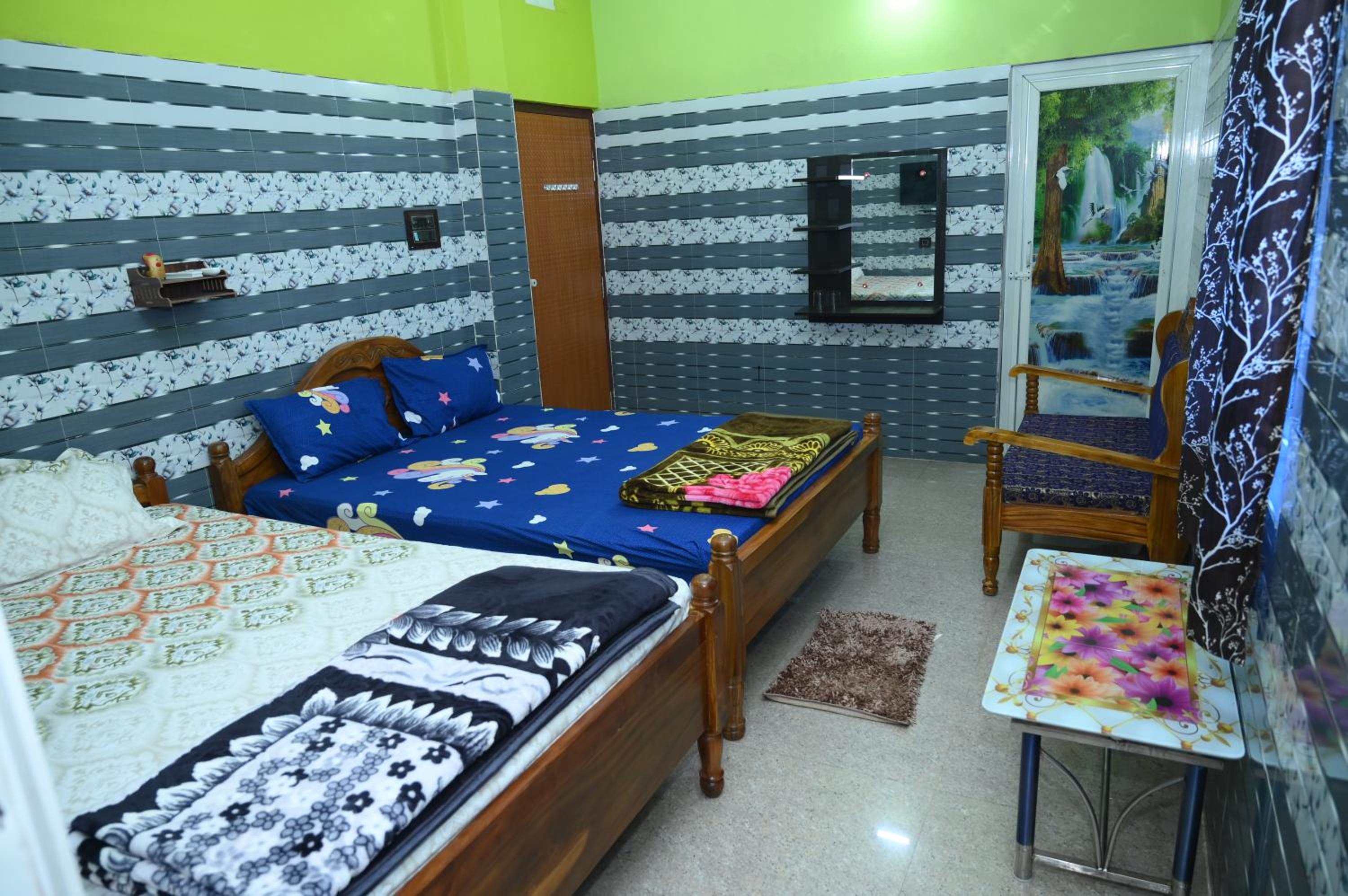 Duplex Quadruple Room - Photo 12