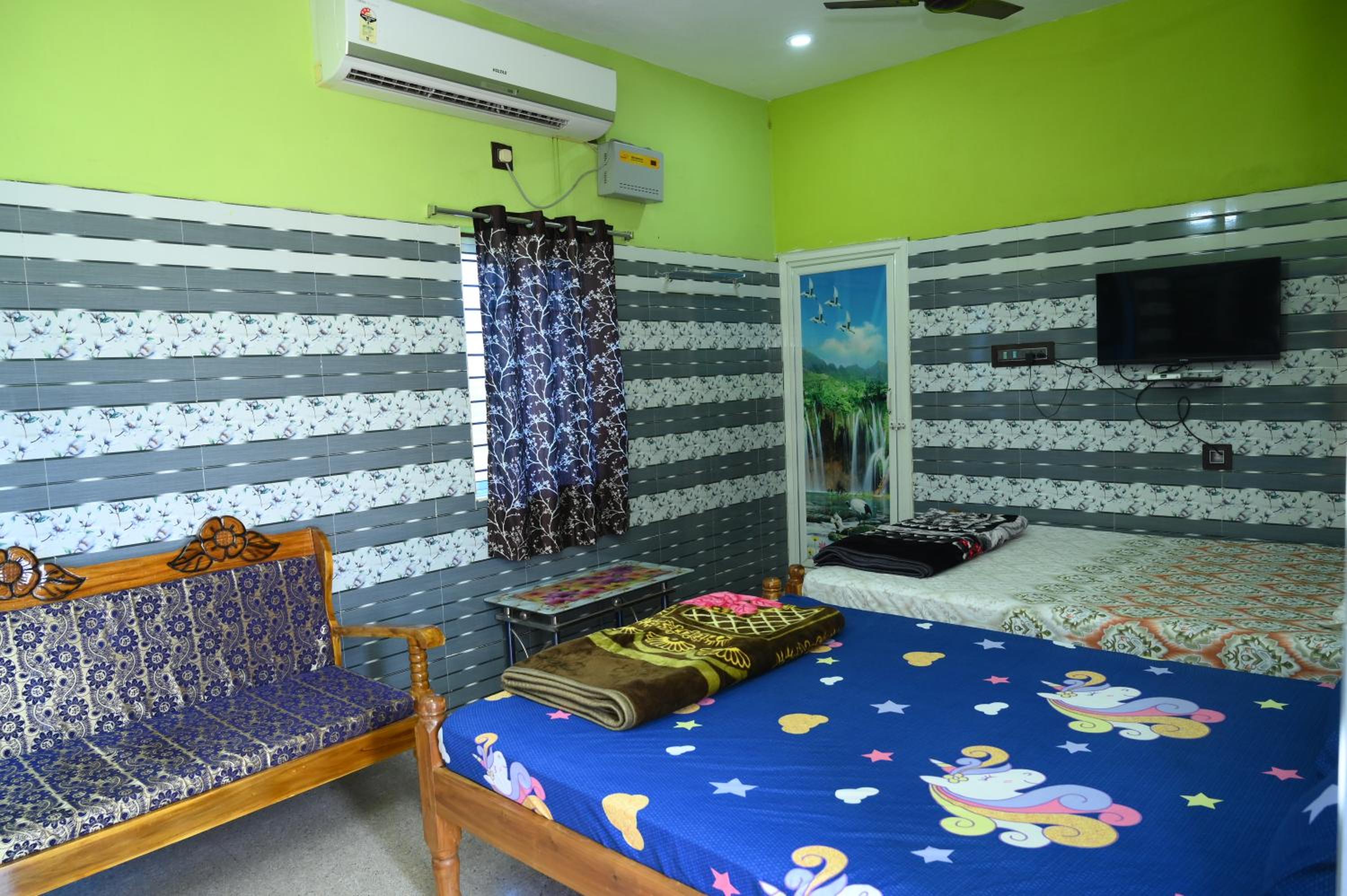 Duplex Quadruple Room - Photo 13