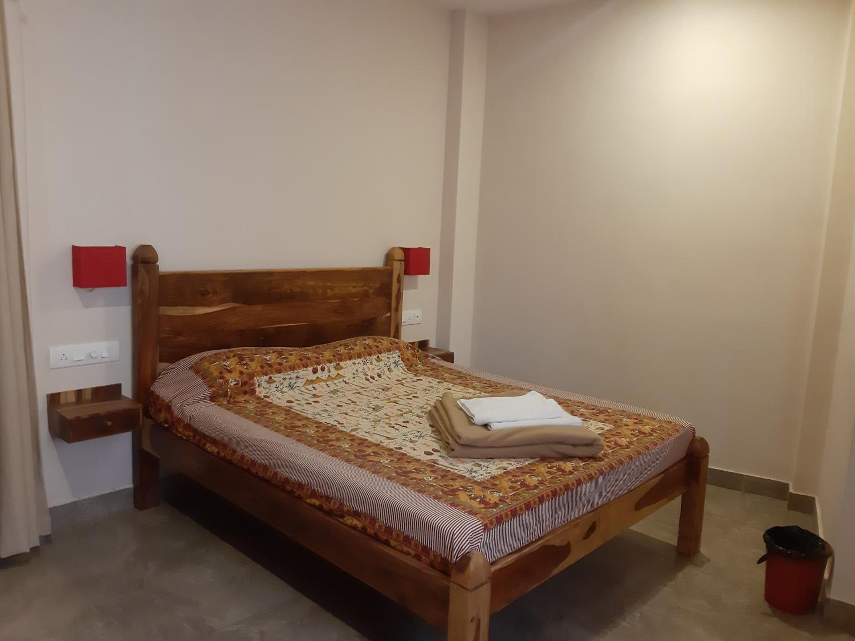 Standard Double Room with Fan - Photo 3