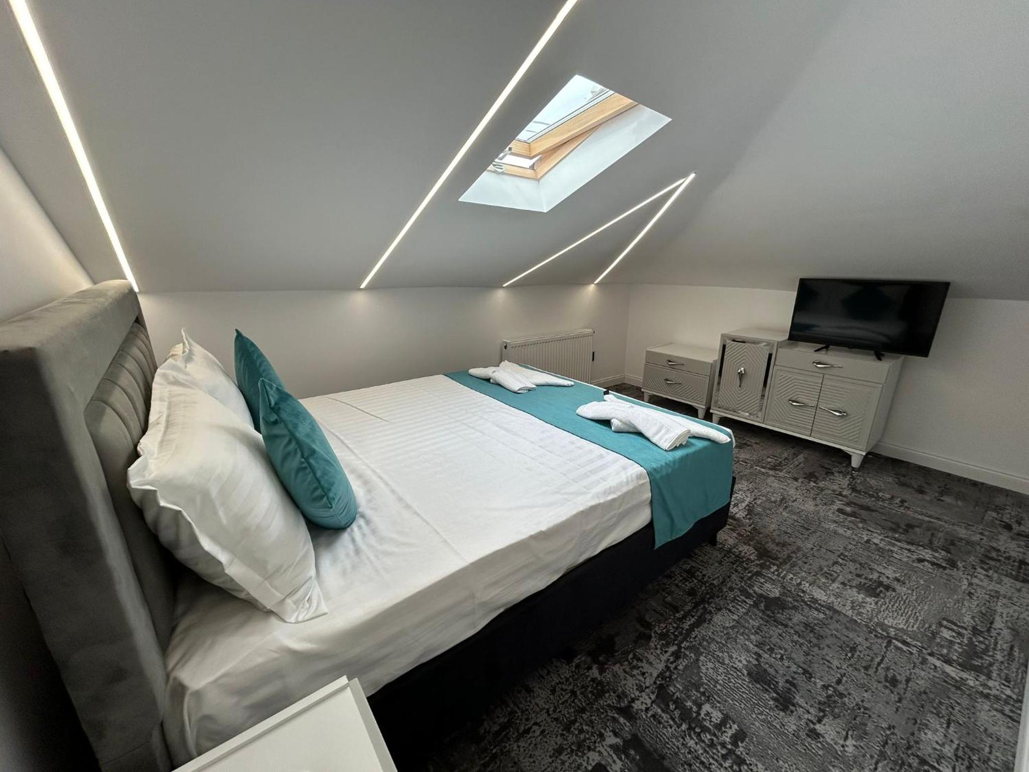 Deluxe Family Room photo 2