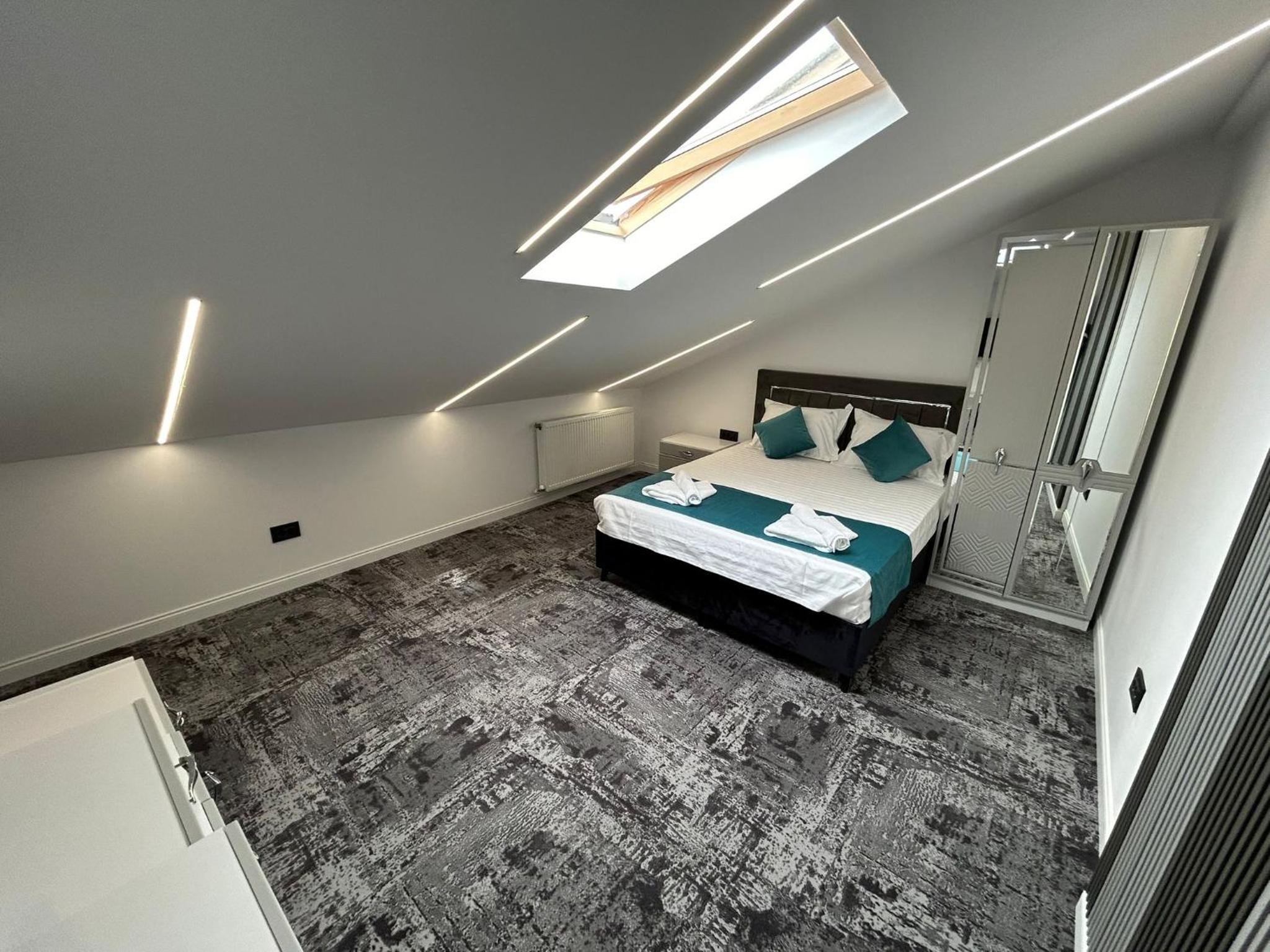 Deluxe Family Room photo 1