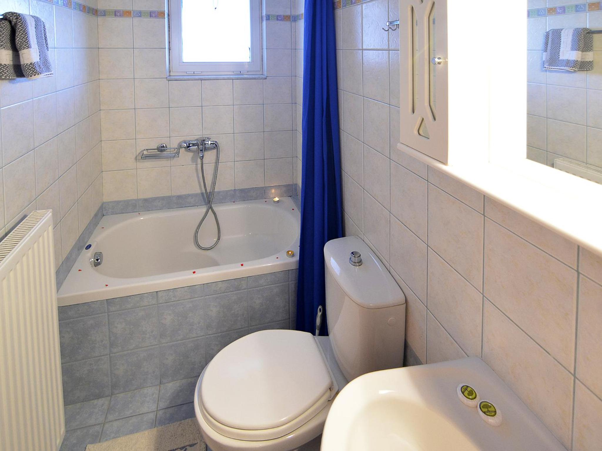 Two-Bedroom Apartment with City View - Photo 26