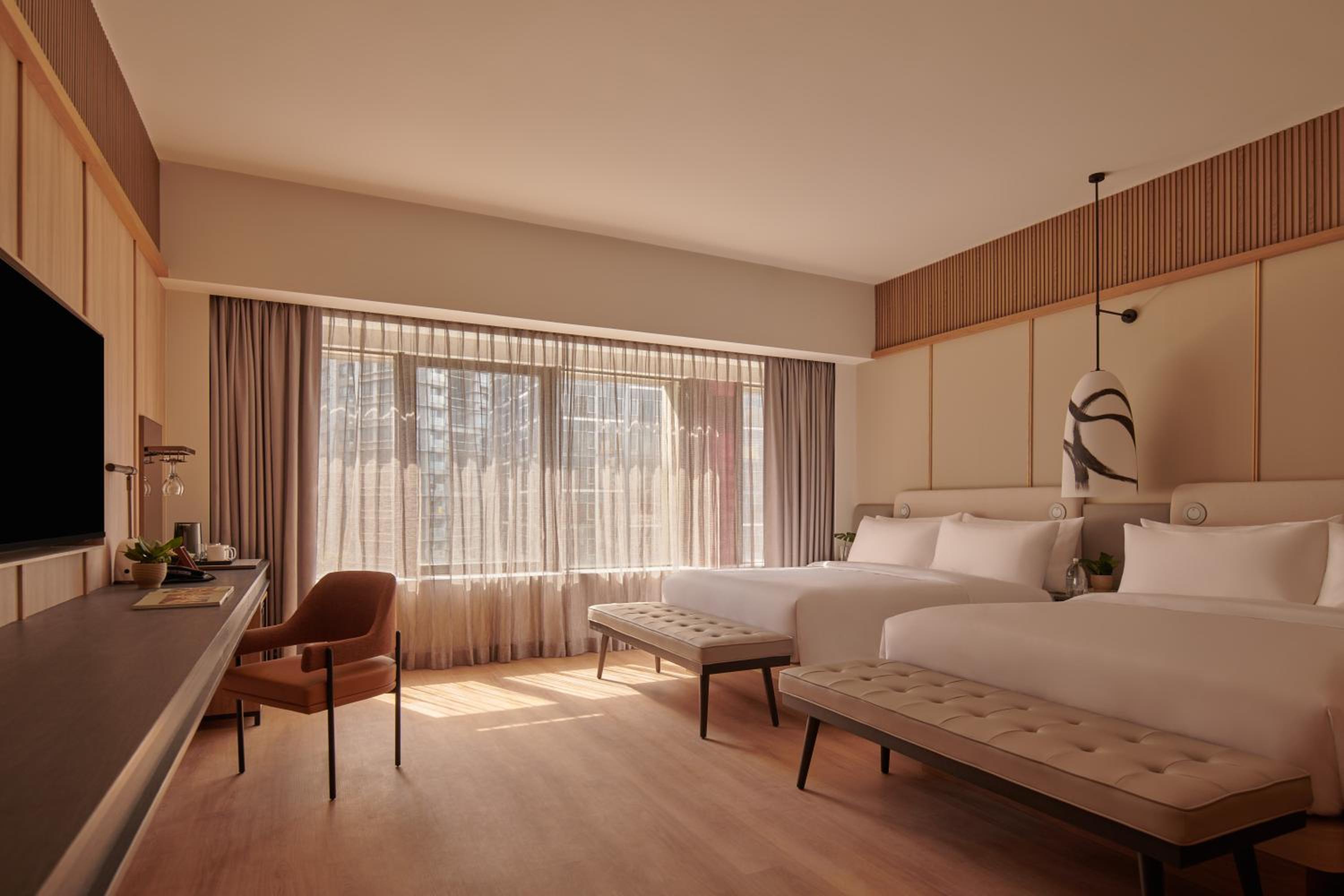 Deluxe Family Room