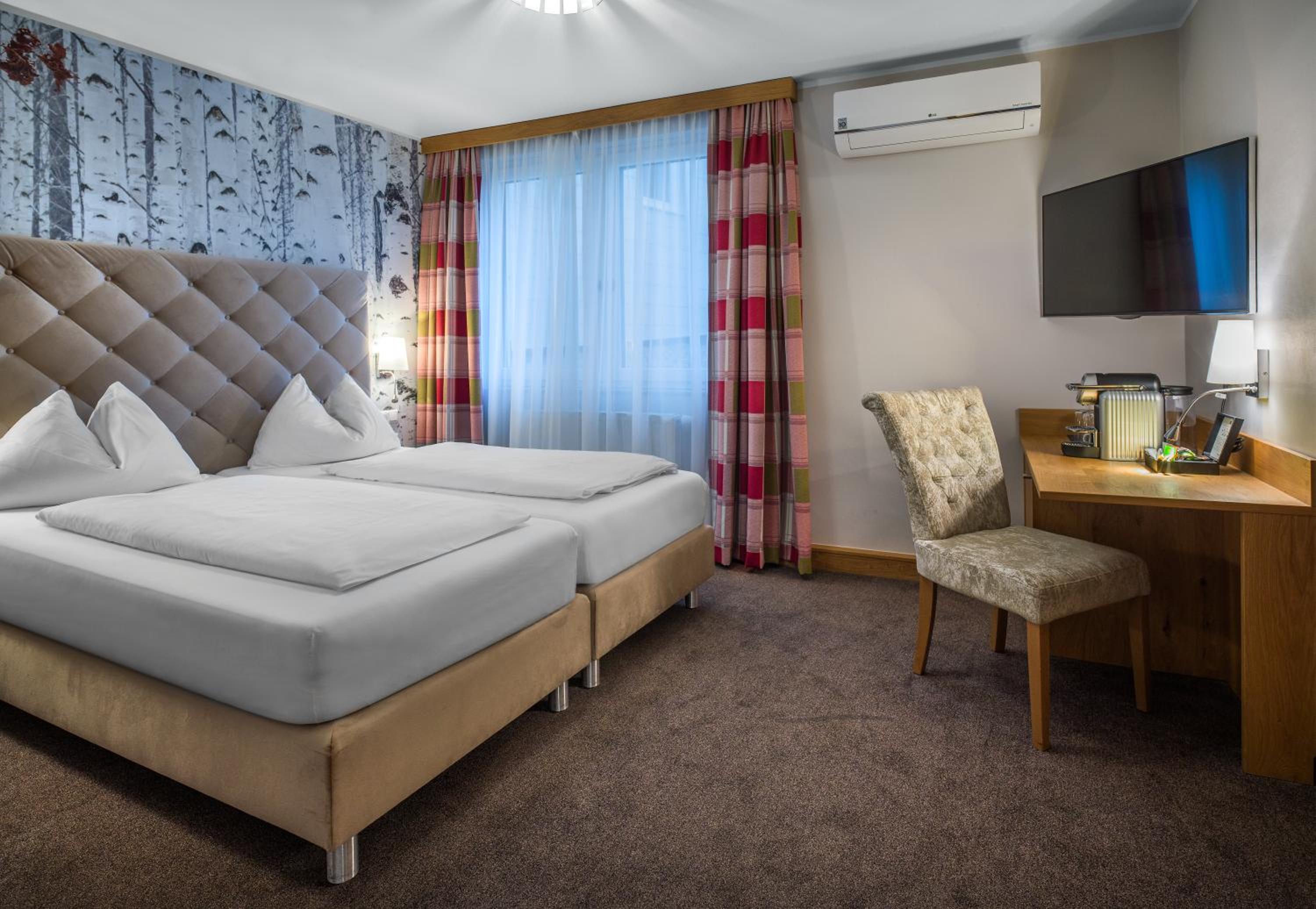 Large Double Room photo 2