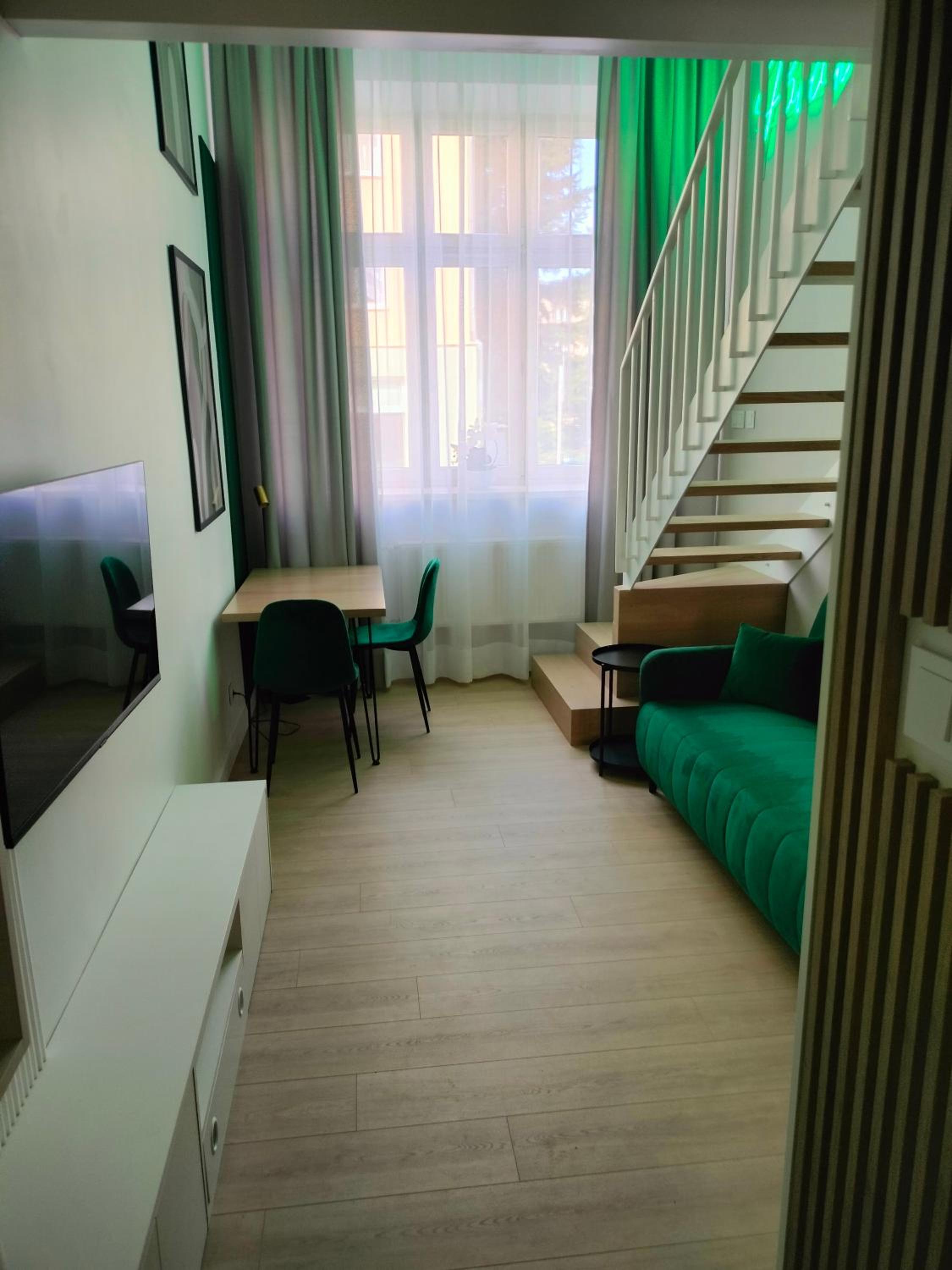 One-Bedroom Apartment photo 2