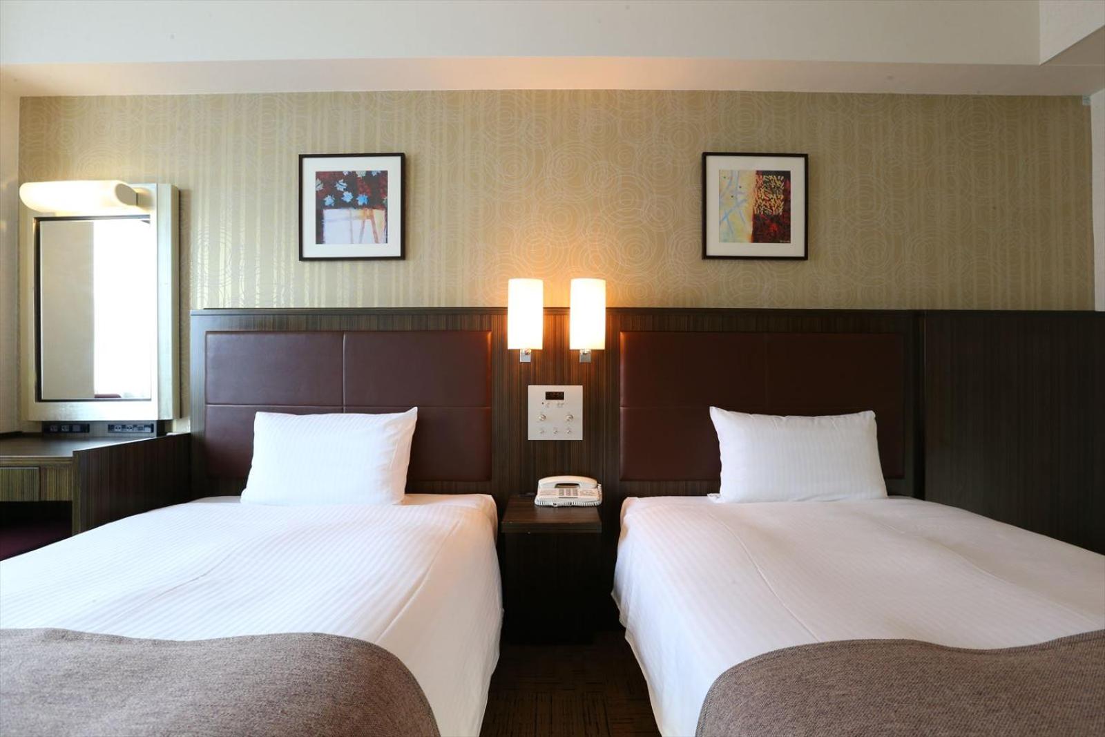 Twin Room - Non-Smoking photo 3