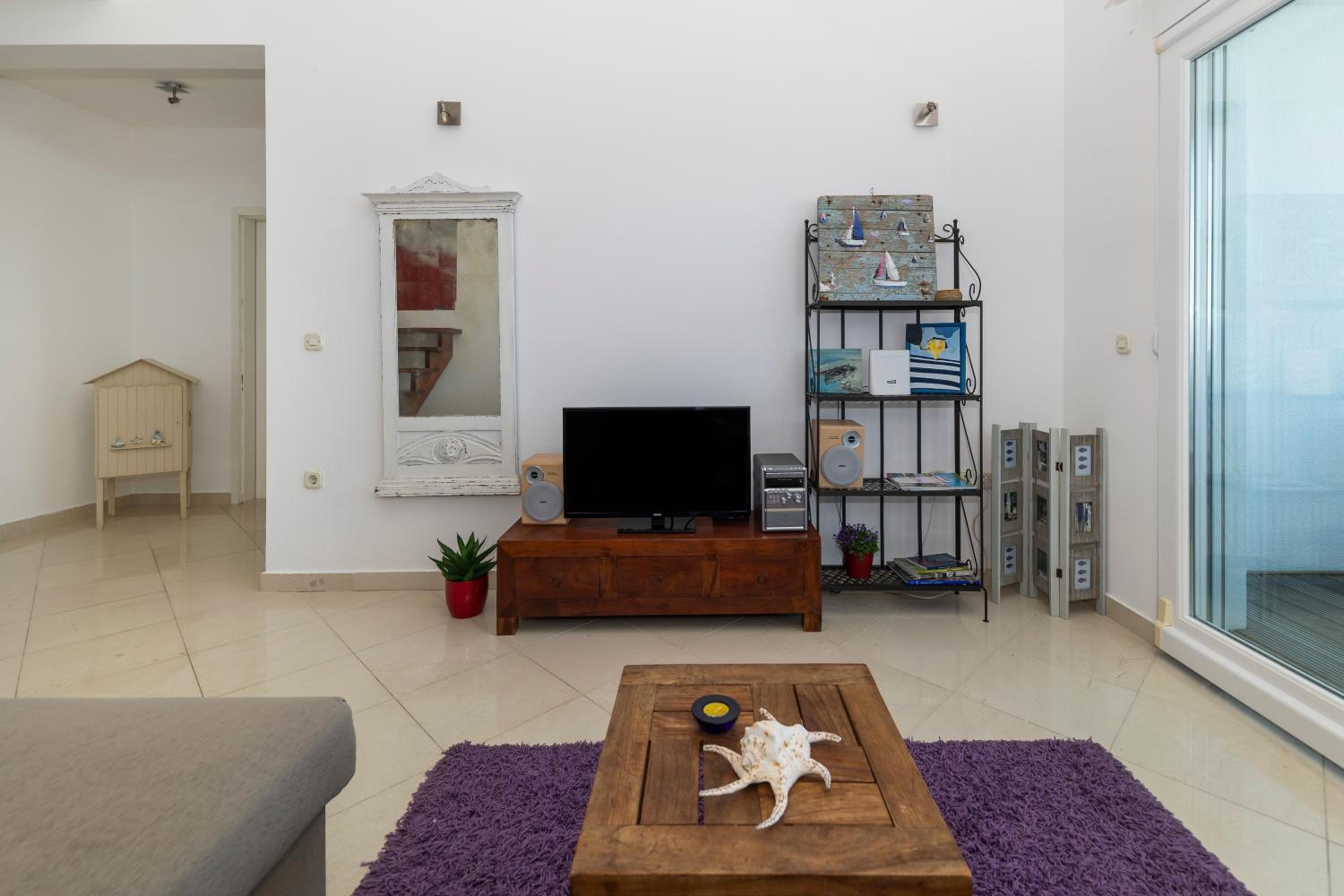 Three-Bedroom Apartment photo 2