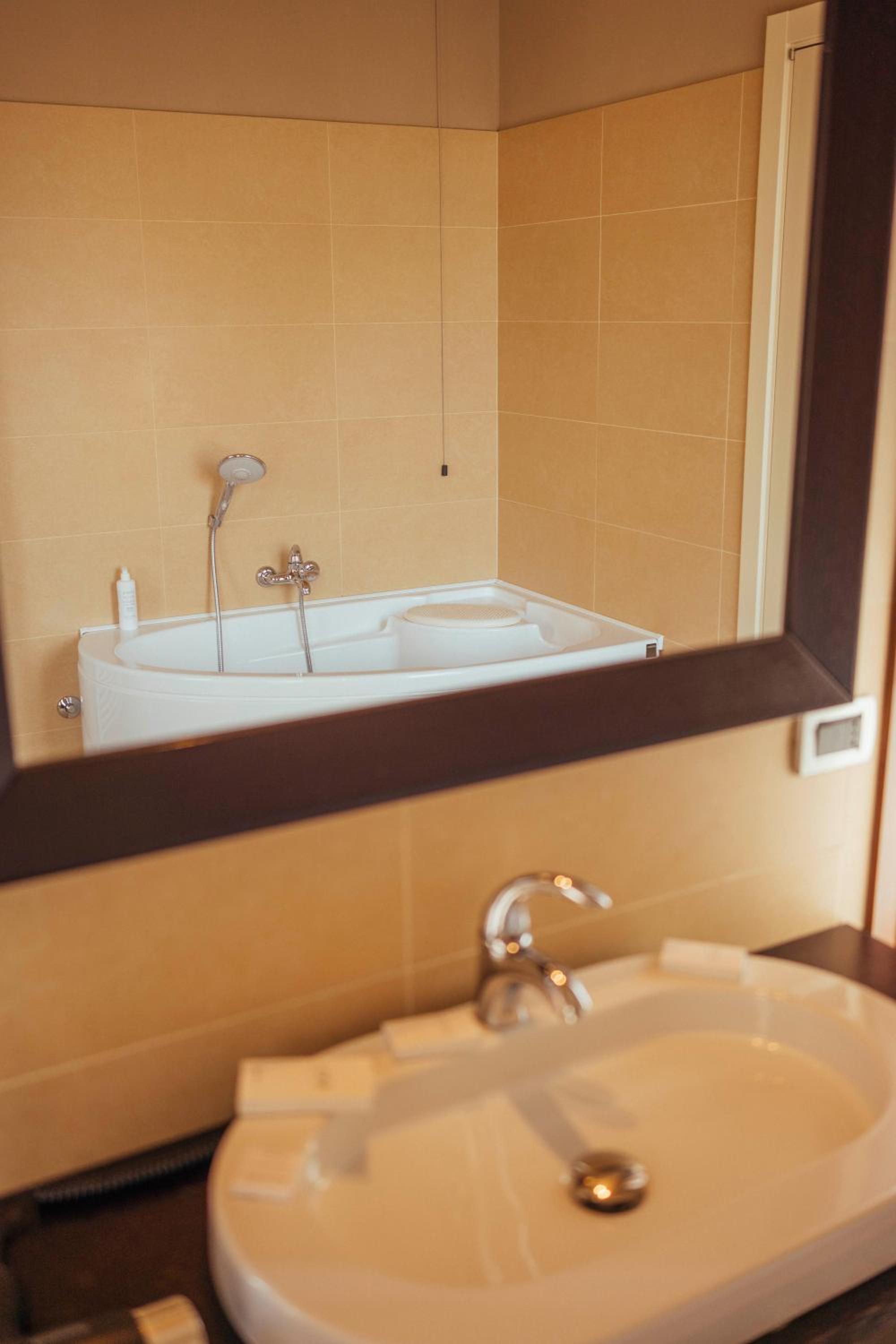 Deluxe Suite photo 3