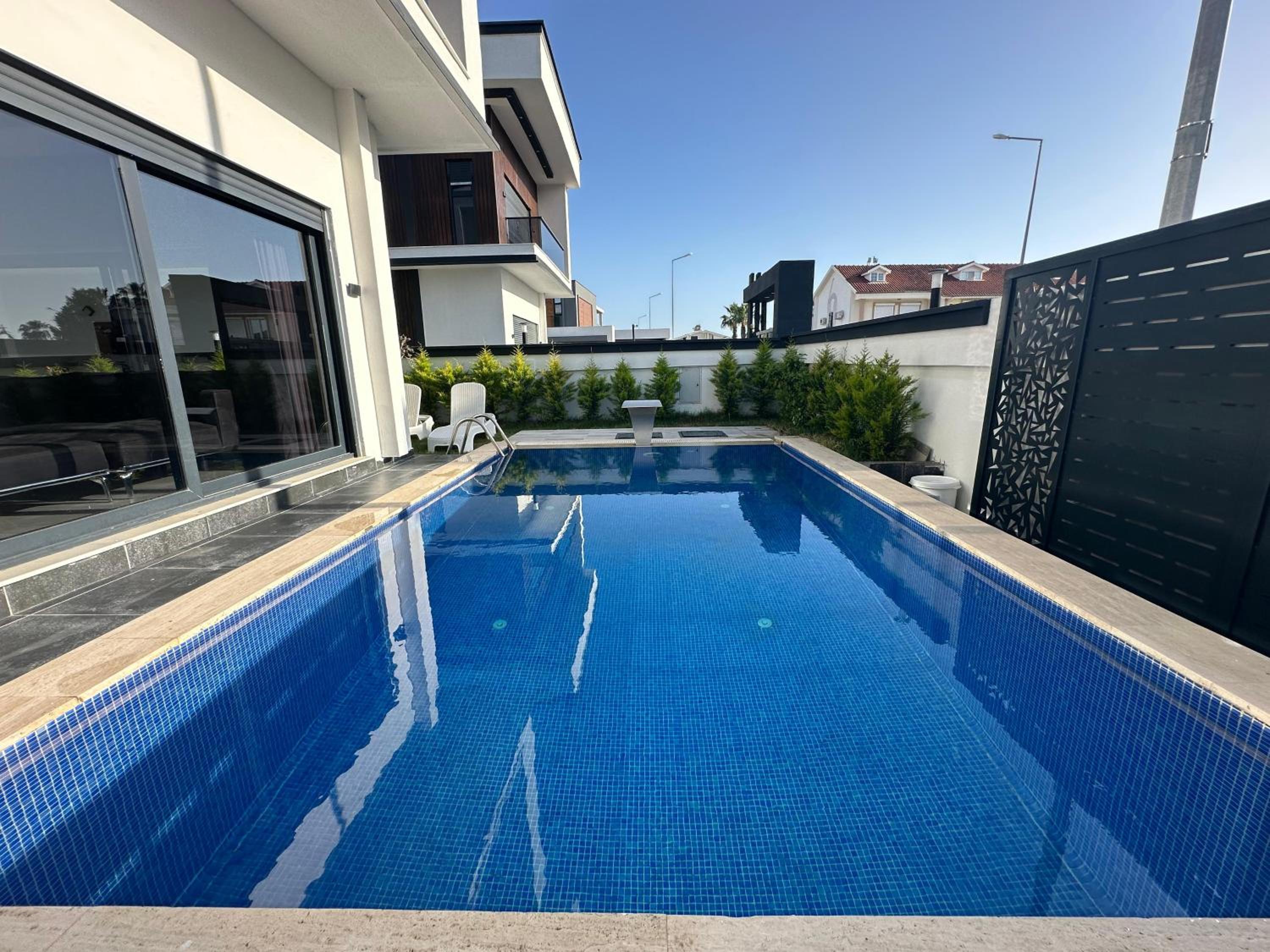 Three-Bedroom Villa photo 2
