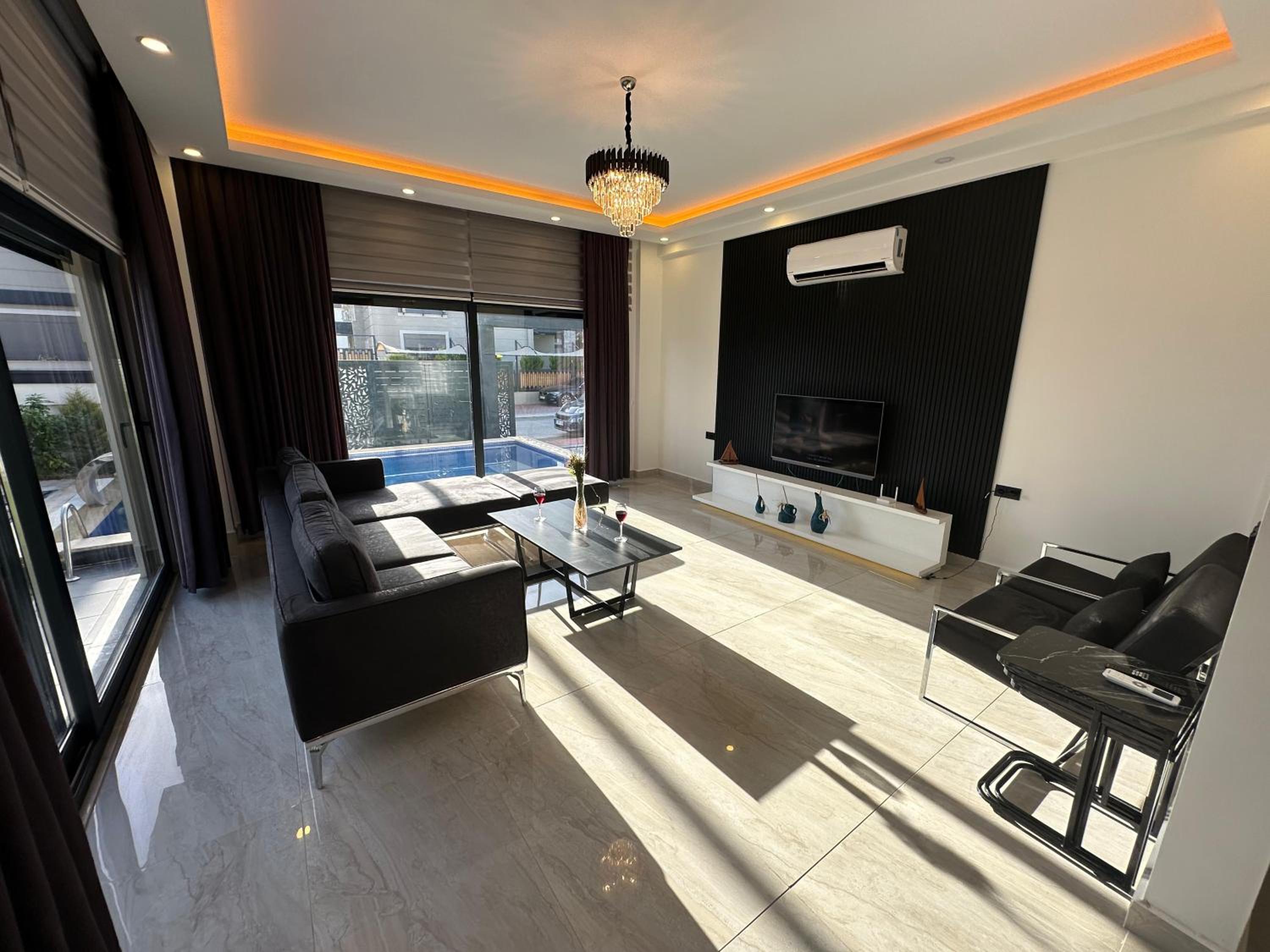 Three-Bedroom Villa photo 3