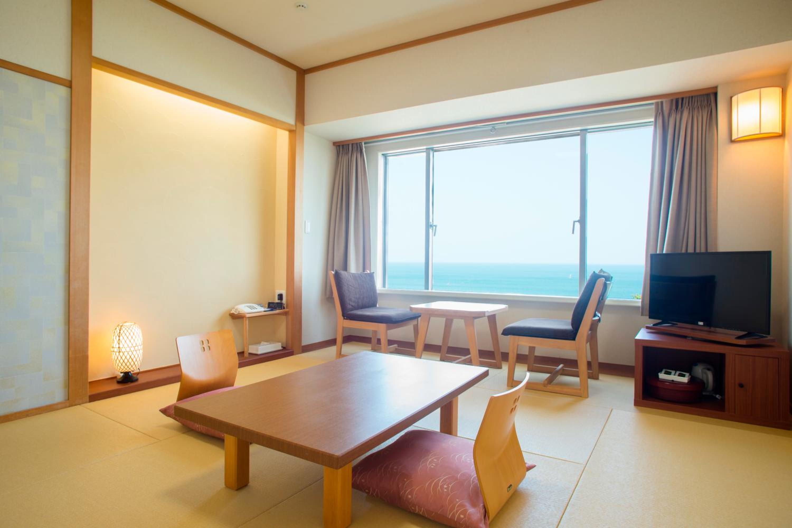 Standard Room with Fiver Futon Beds and Park View photo 1