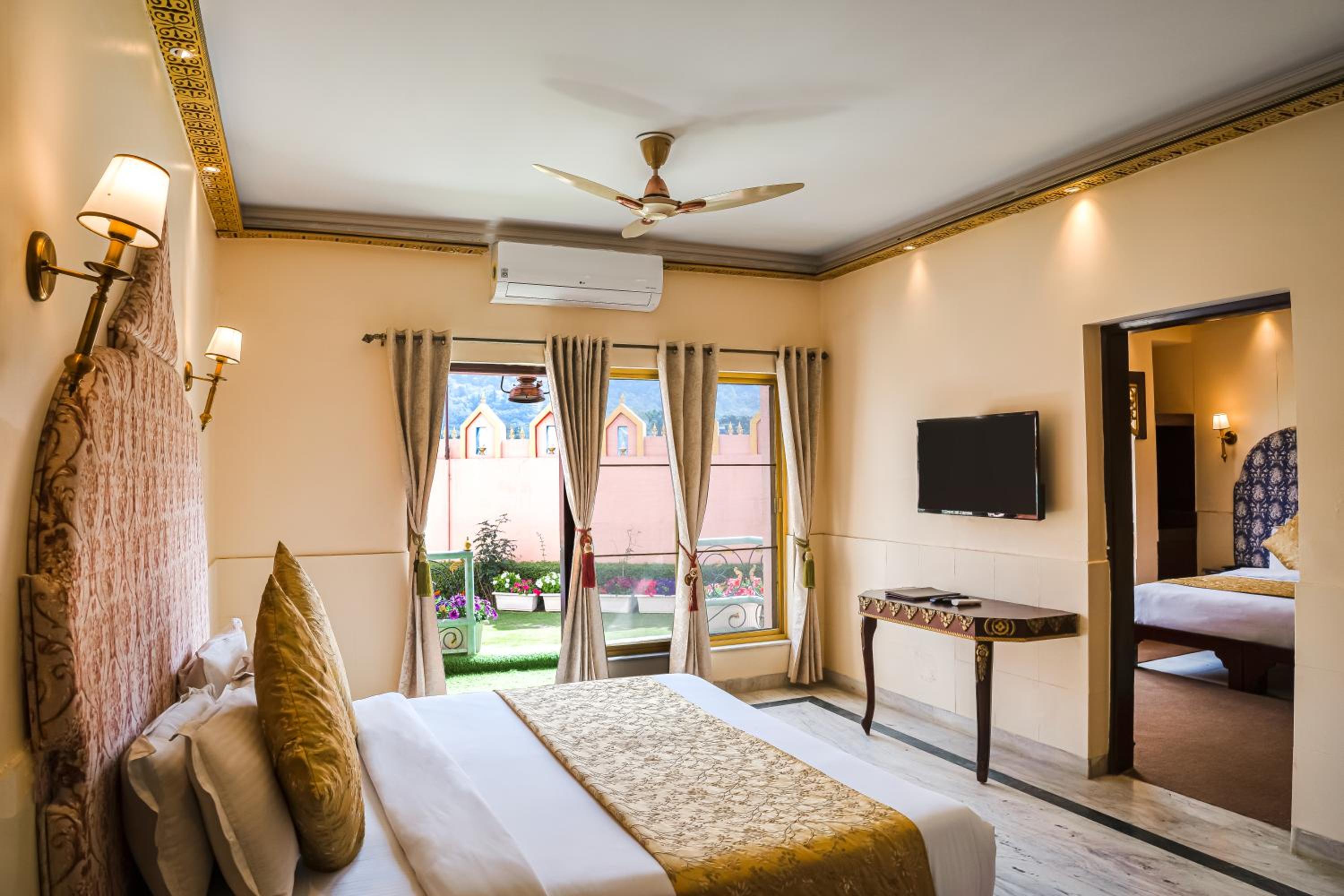 Family Room with Garden View and Complimentary Hi Tea and Mini-bar - Photo 3