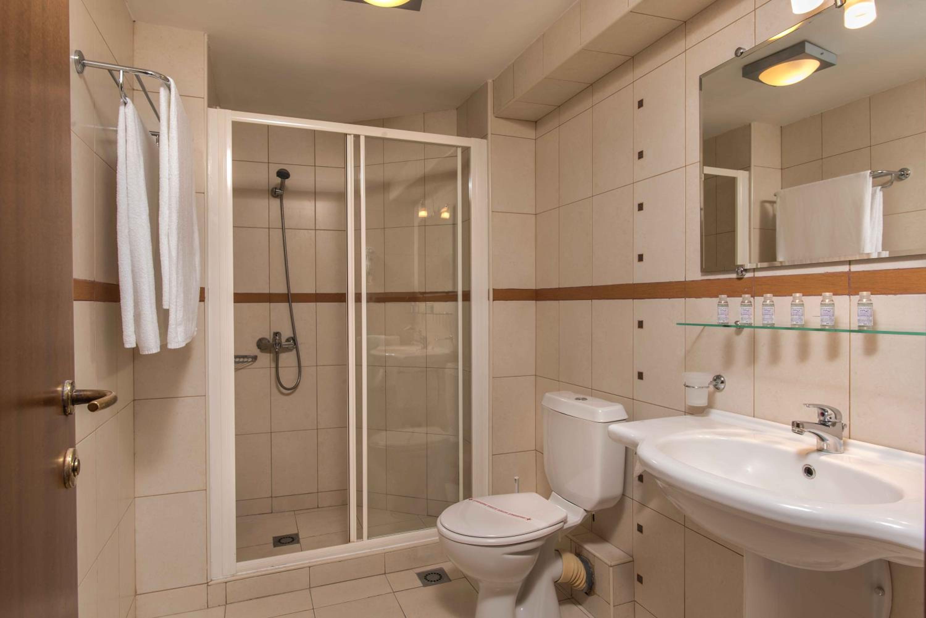 Double or Twin Room with Balcony photo 2
