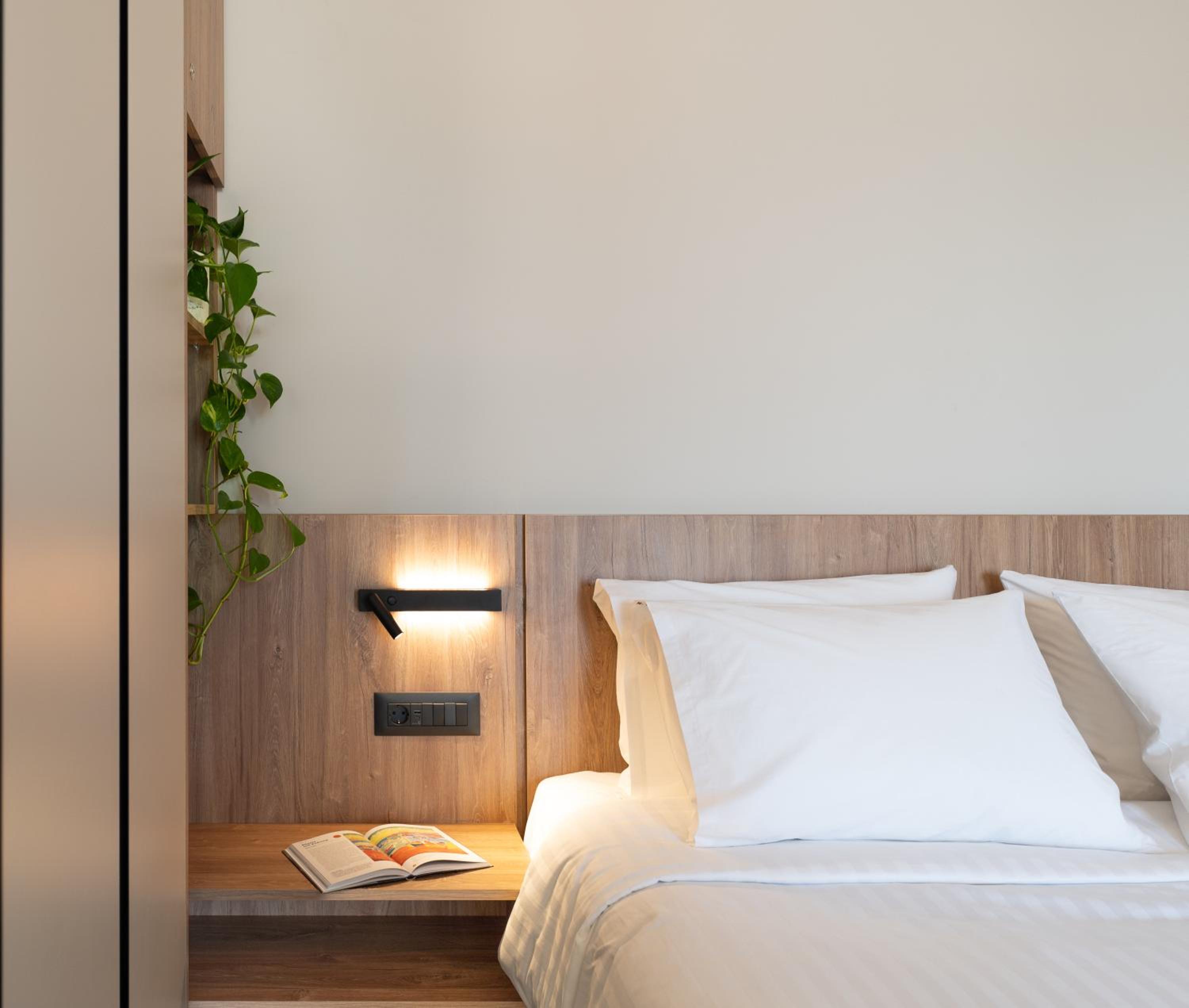 Studio Apartment with Balcony