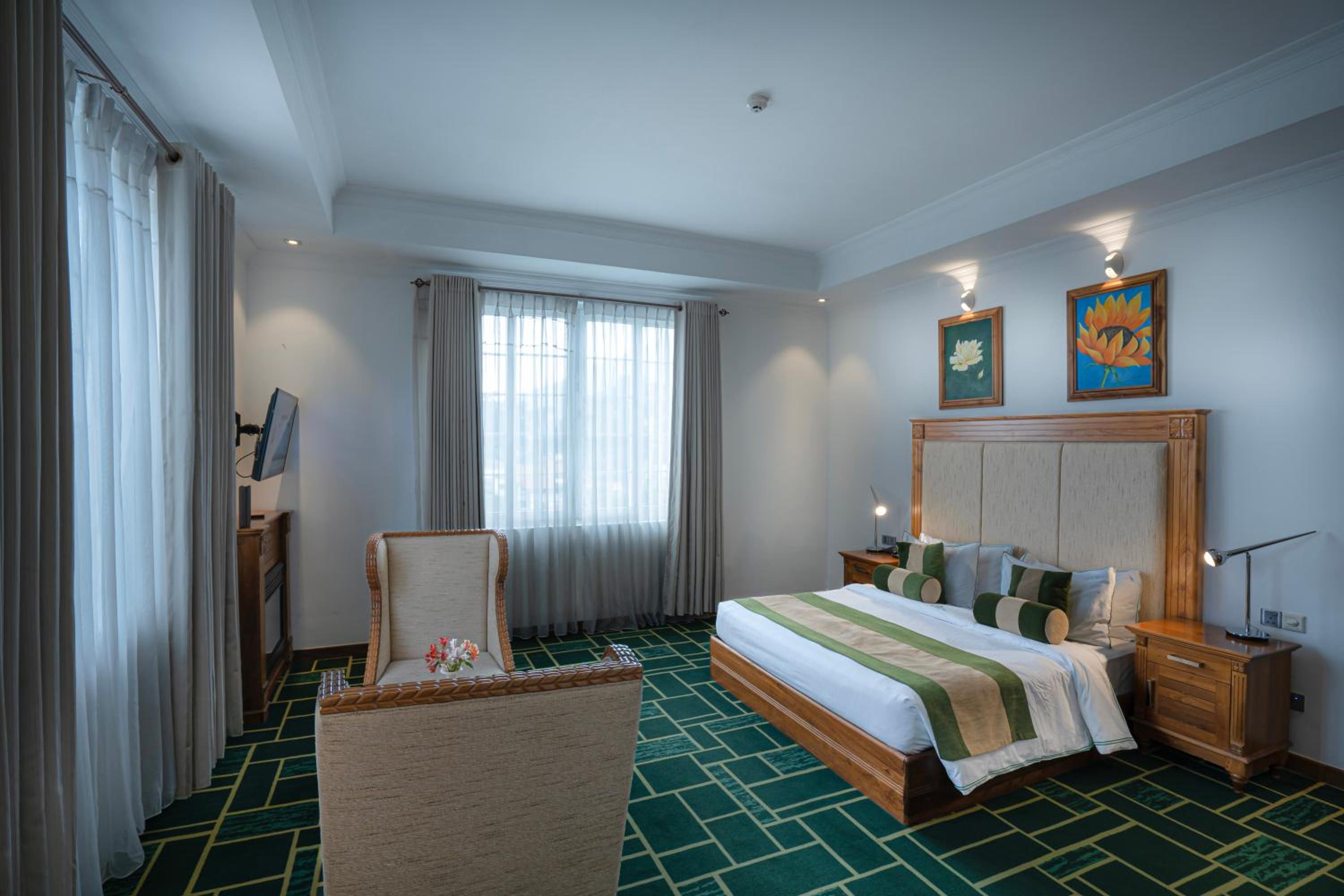 Superior Double Room with 10% discount on wellness spa and Araliya Fashion and wood carving. photo 2