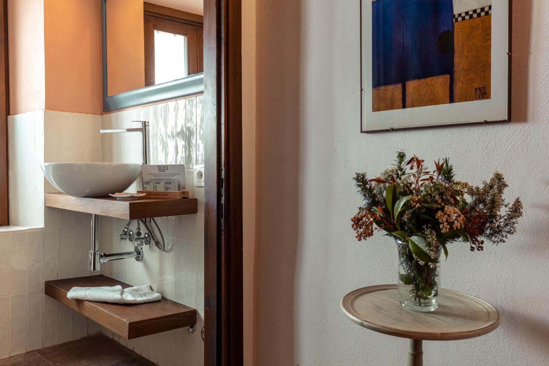 Two-Bedroom Apartment - Photo 2