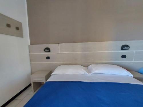 Superior Double or Twin Room photo 3