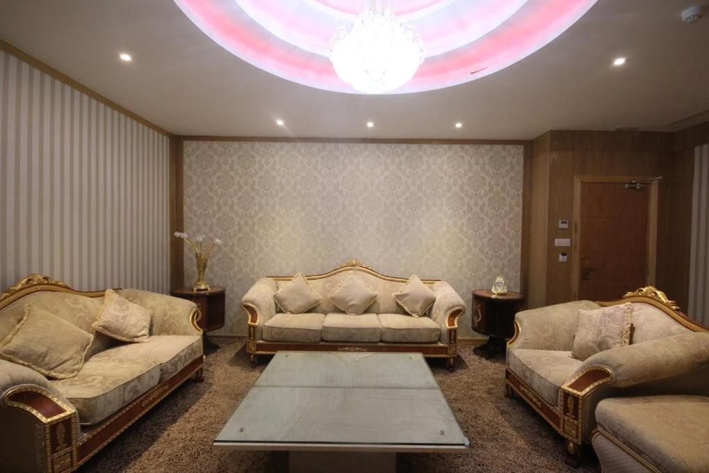 Superior King Suite photo 3