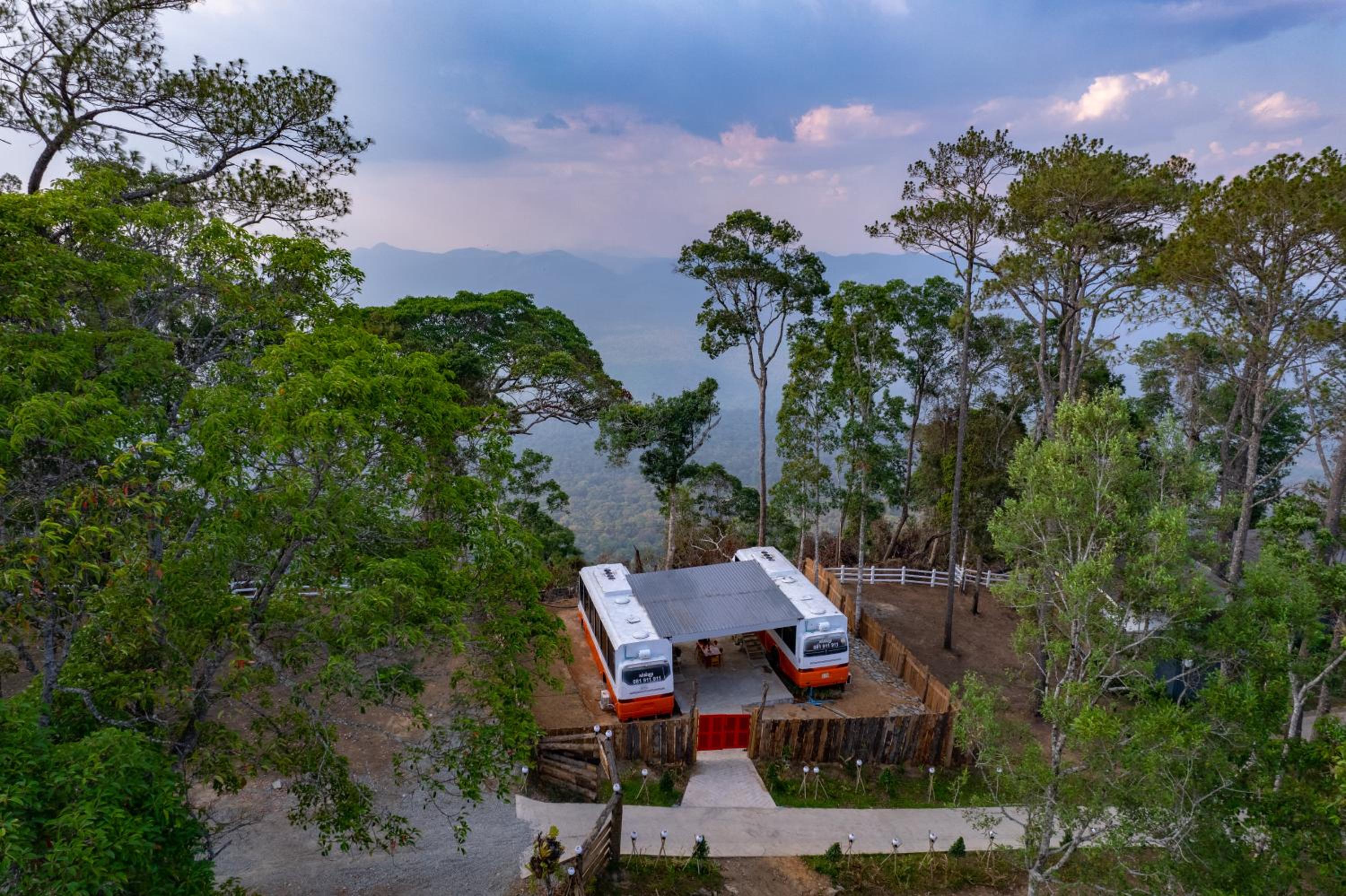 Romhaey Family Hotel Bus Mountain View