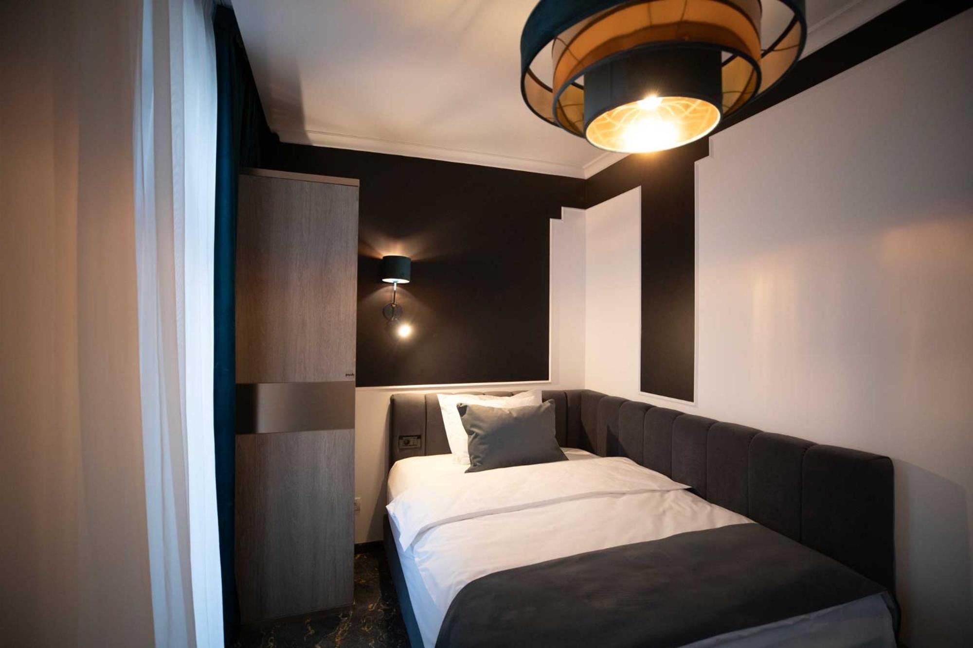 Single Room - Photo 2