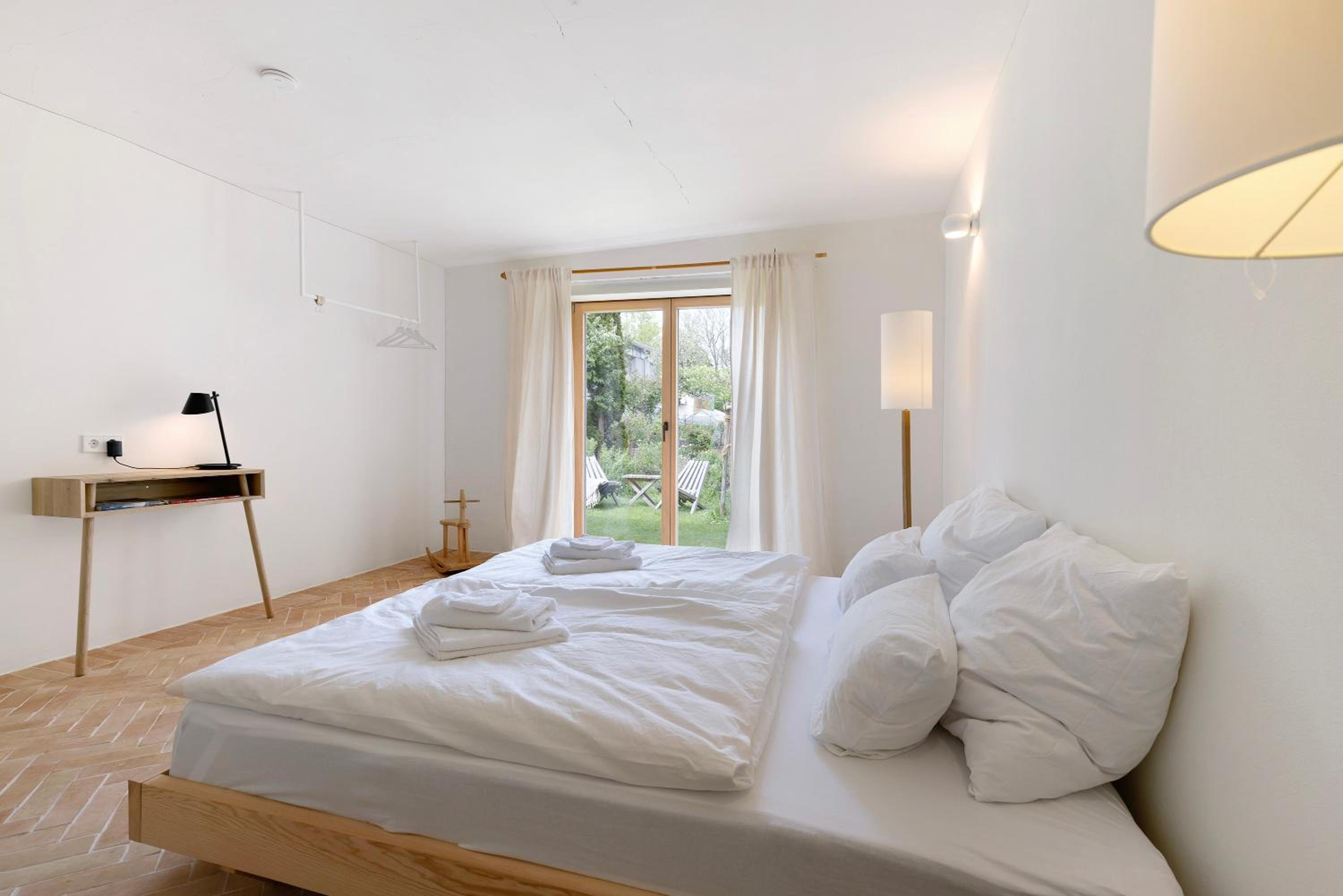 Two-Bedroom Deluxe Apartment with Garden View photo 2