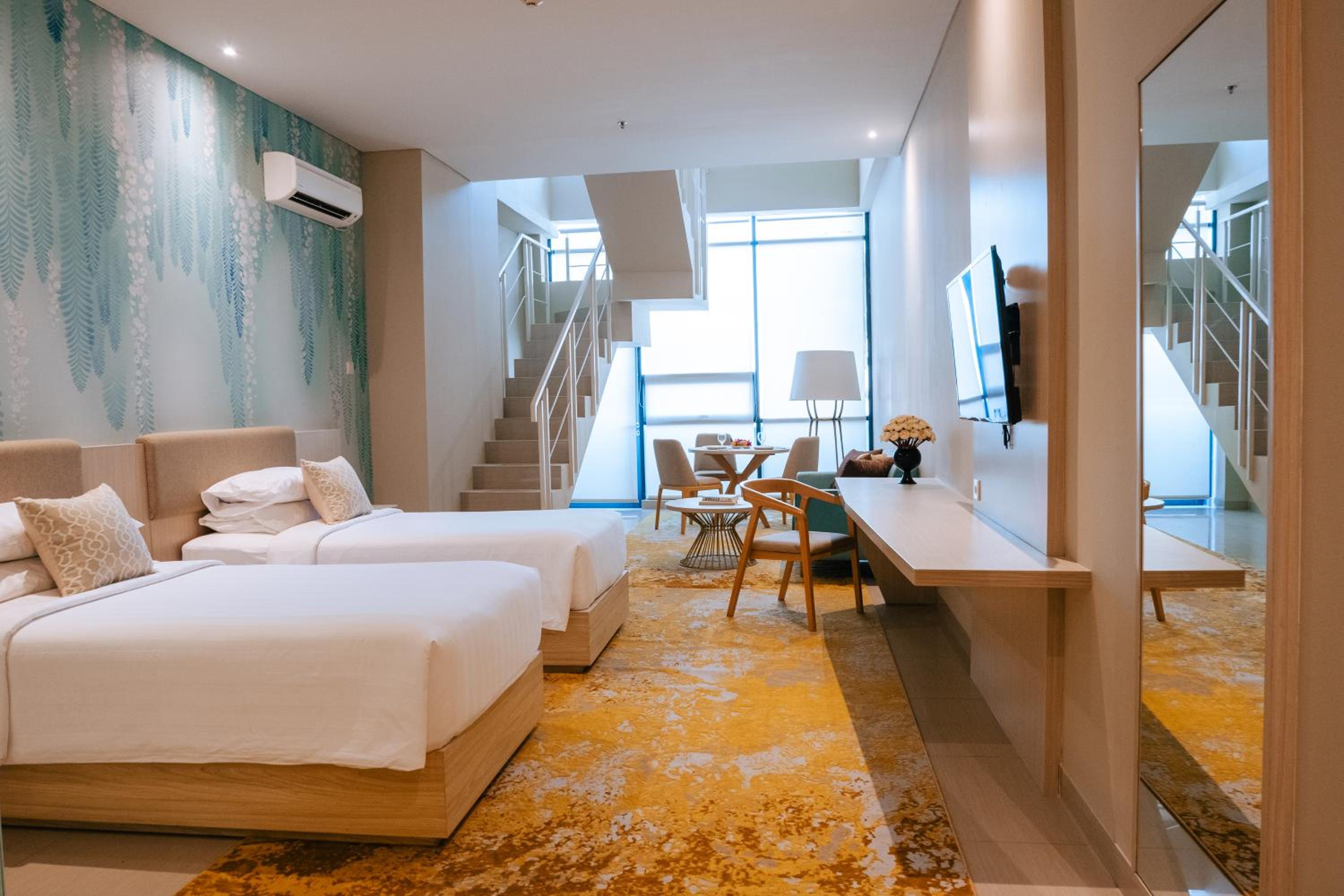 Suite - Photo 2