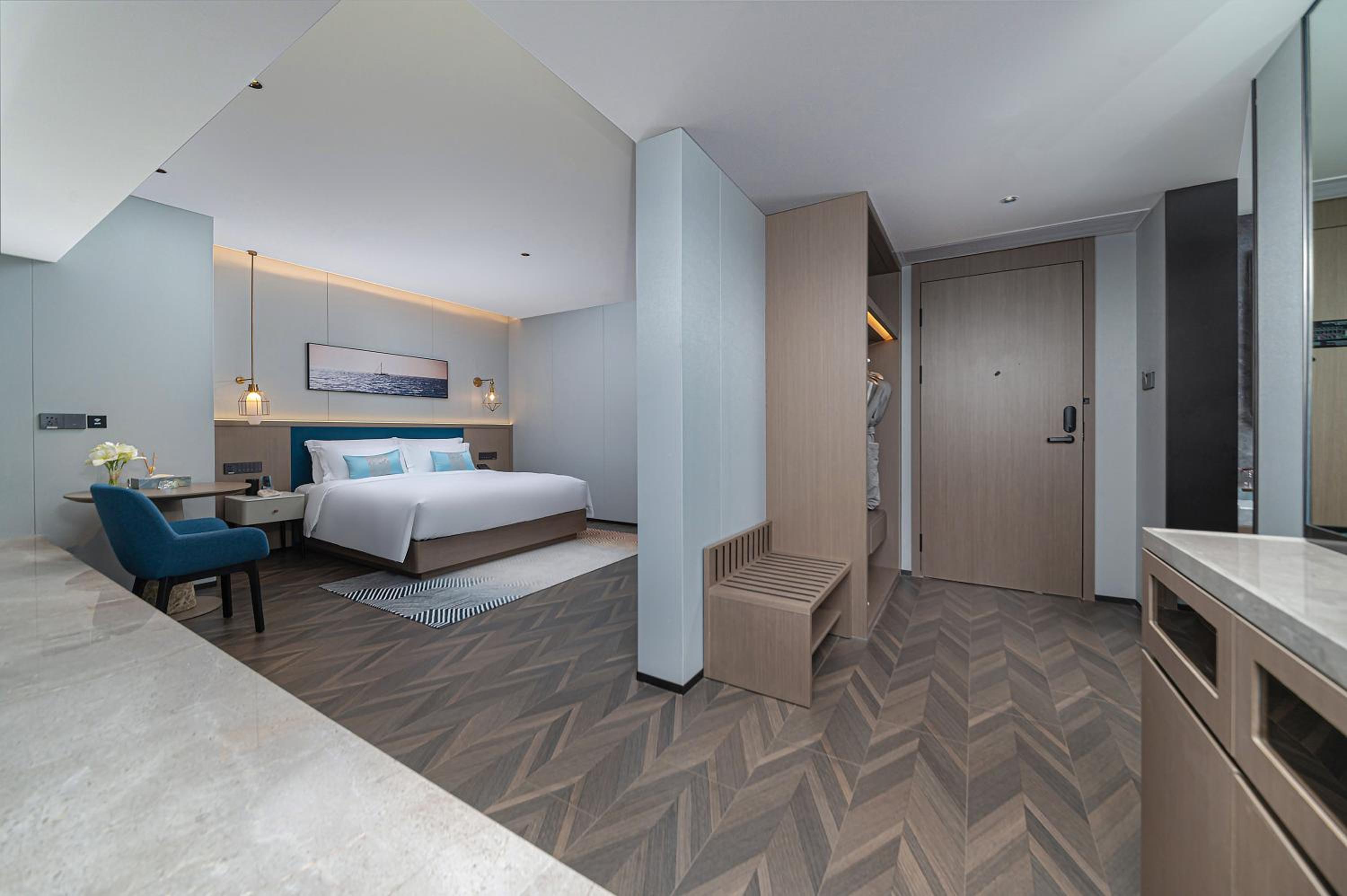 Liz King Room photo 2