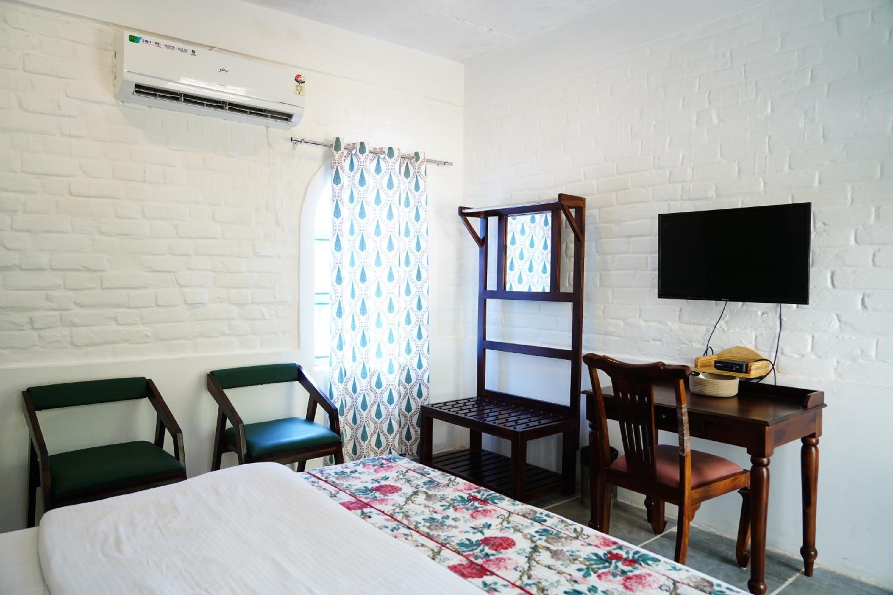Deluxe Queen Room photo 2