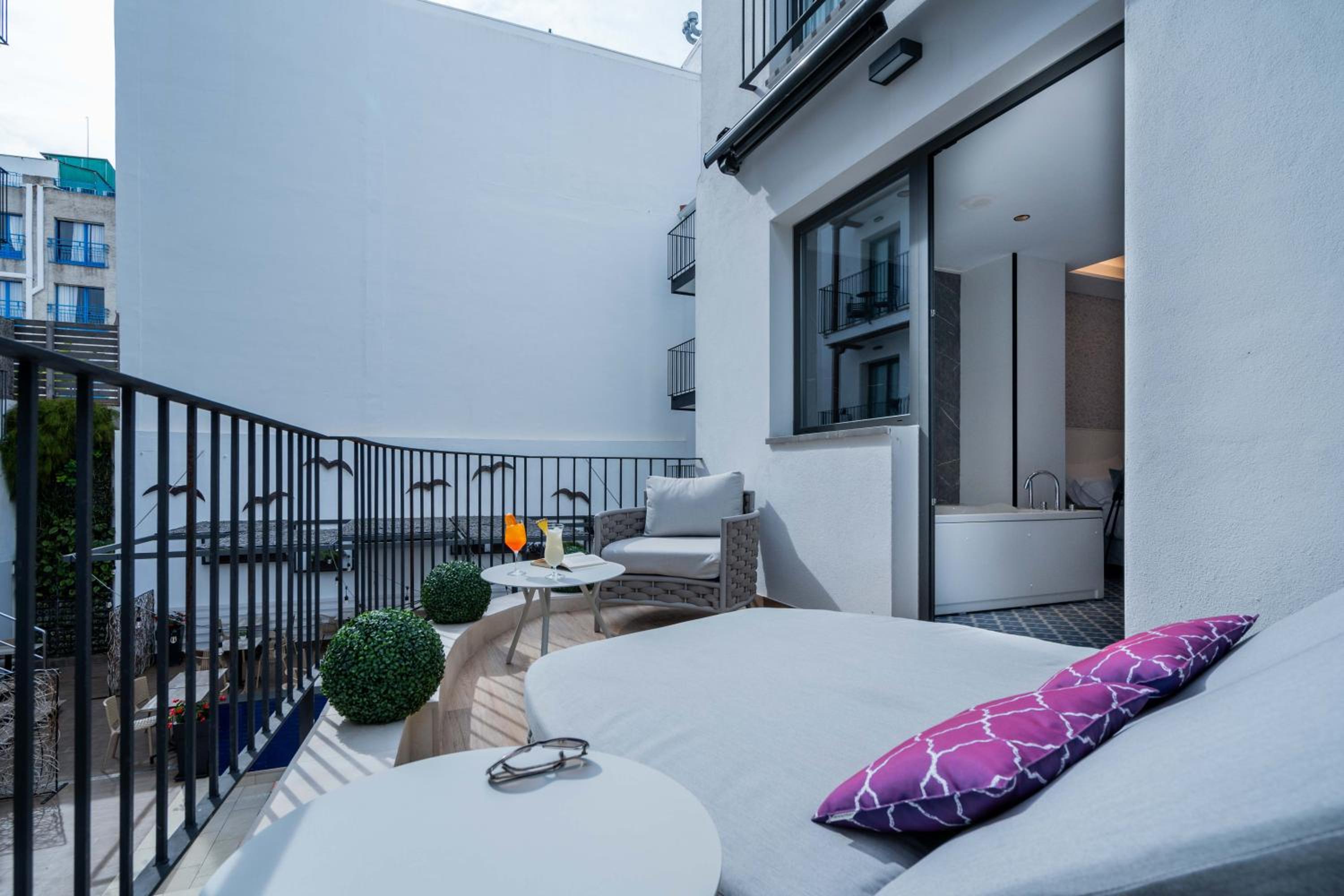Premium Double Room with indoor Jacuzzi and Terrace photo 3