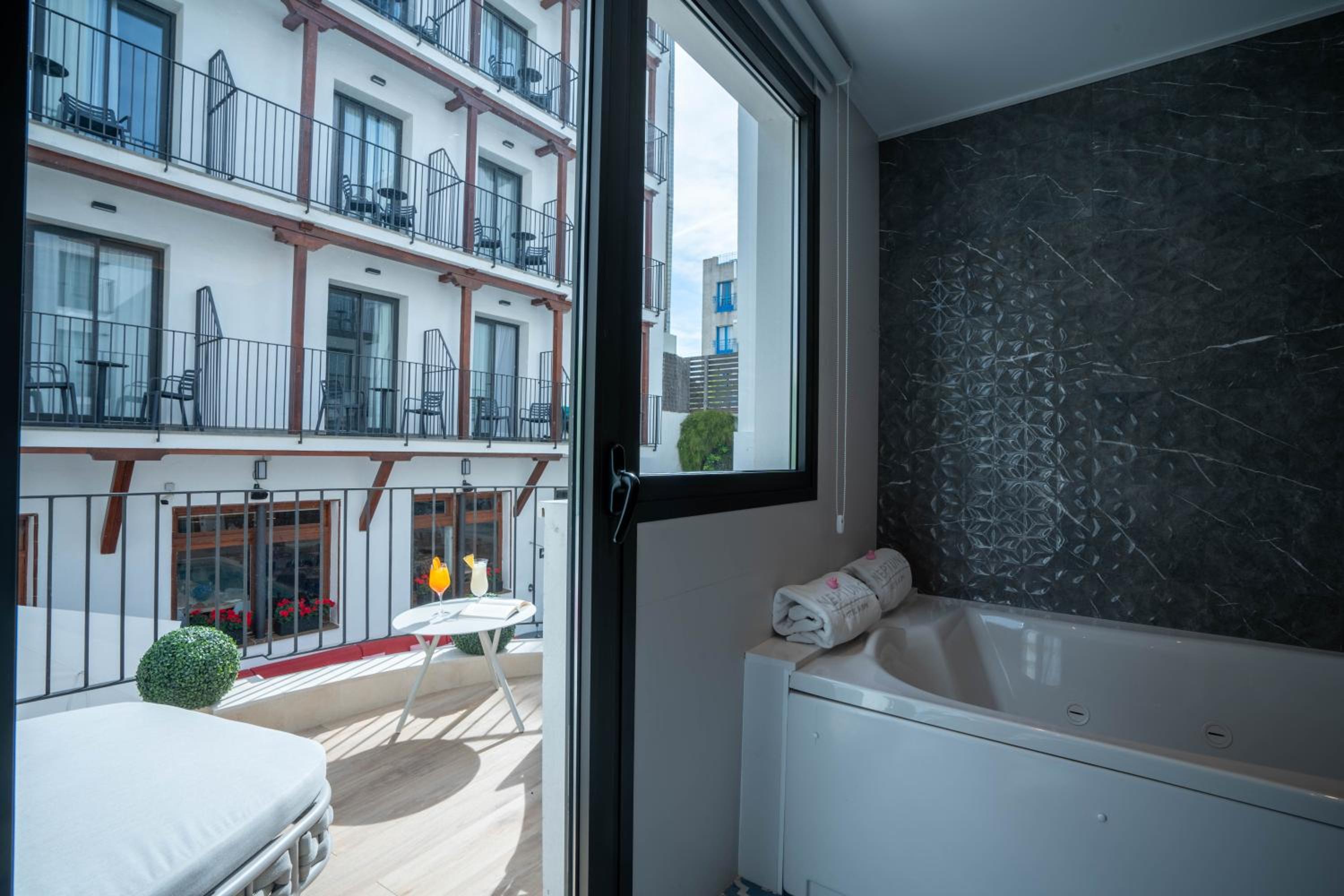 Habitación Doble Premium con Jacuzzi interior y Terraza