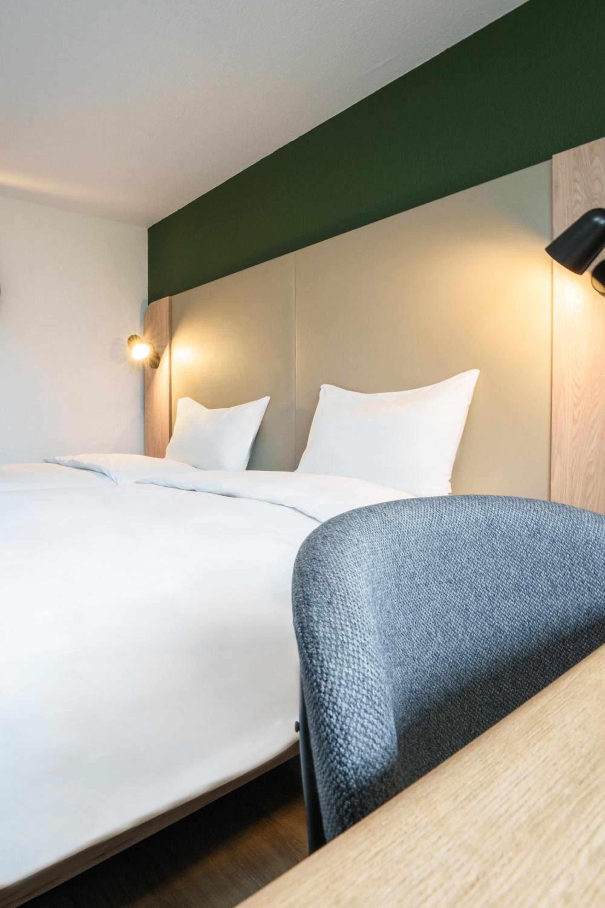 Standard Room - 2 Single Beds - Photo 13