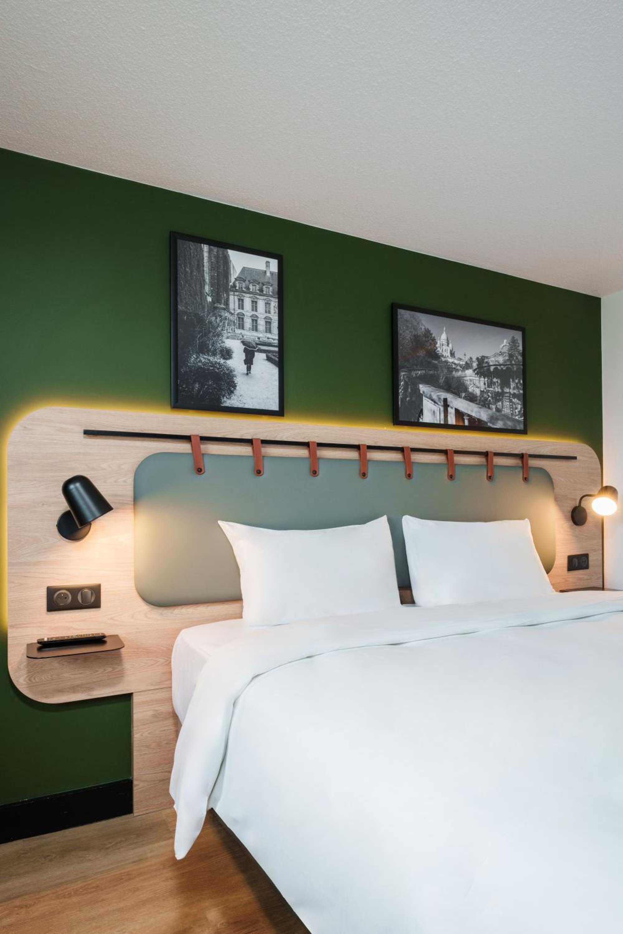 Superior Room - 1 King Bed - Photo 13