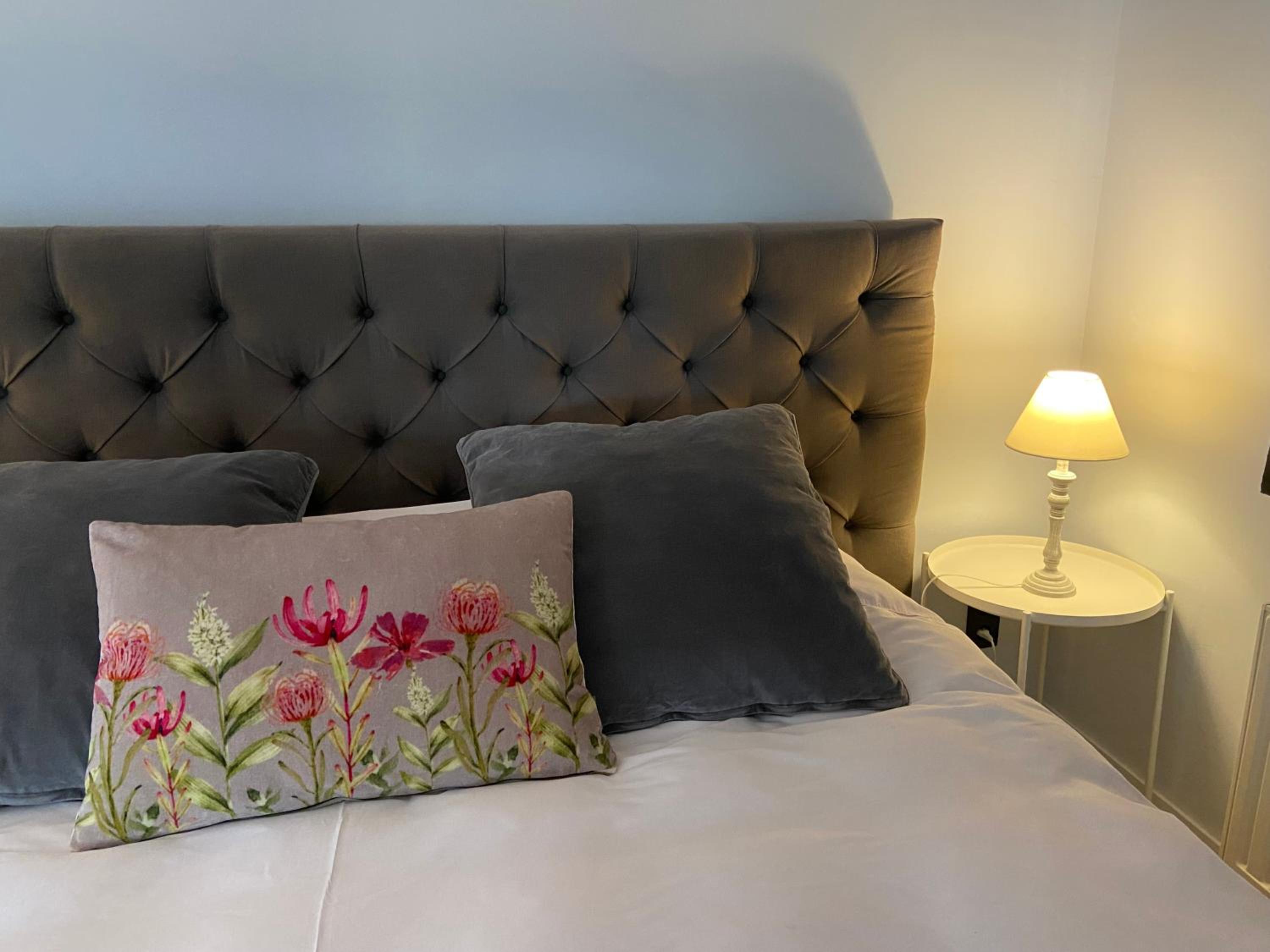 Deluxe King Suite photo 1