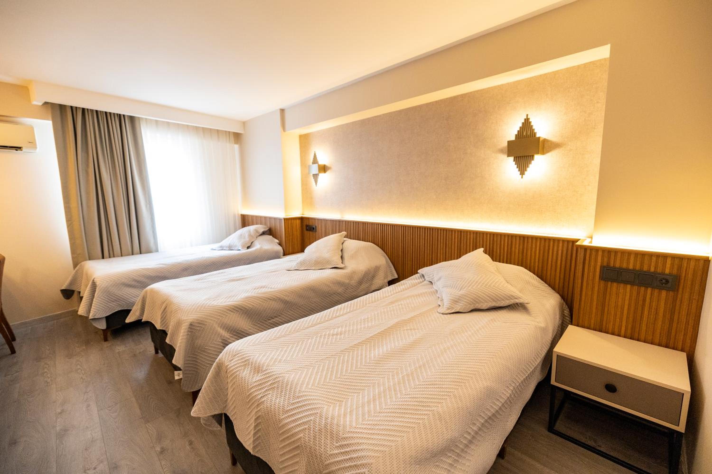 Standard Triple Room photo 3