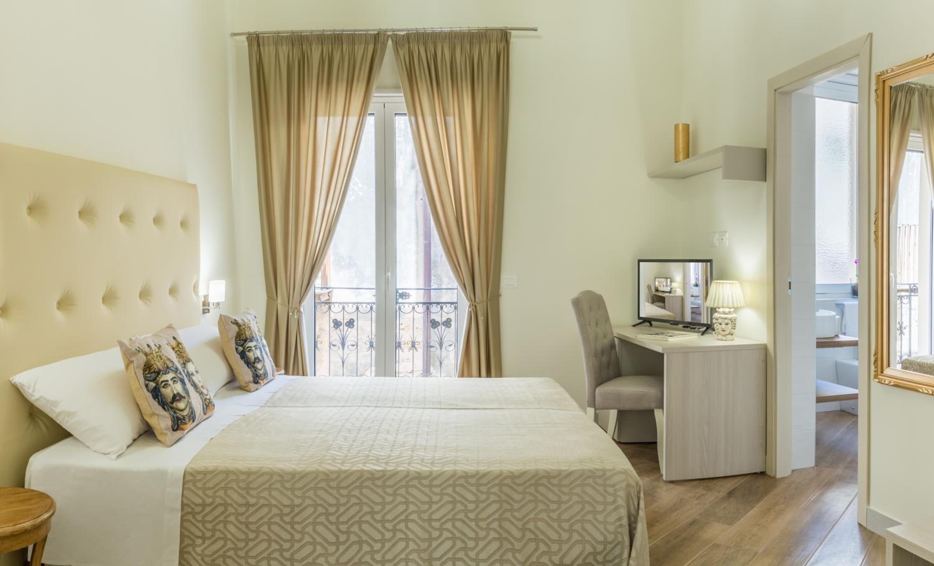 Deluxe Double Room with Balcony