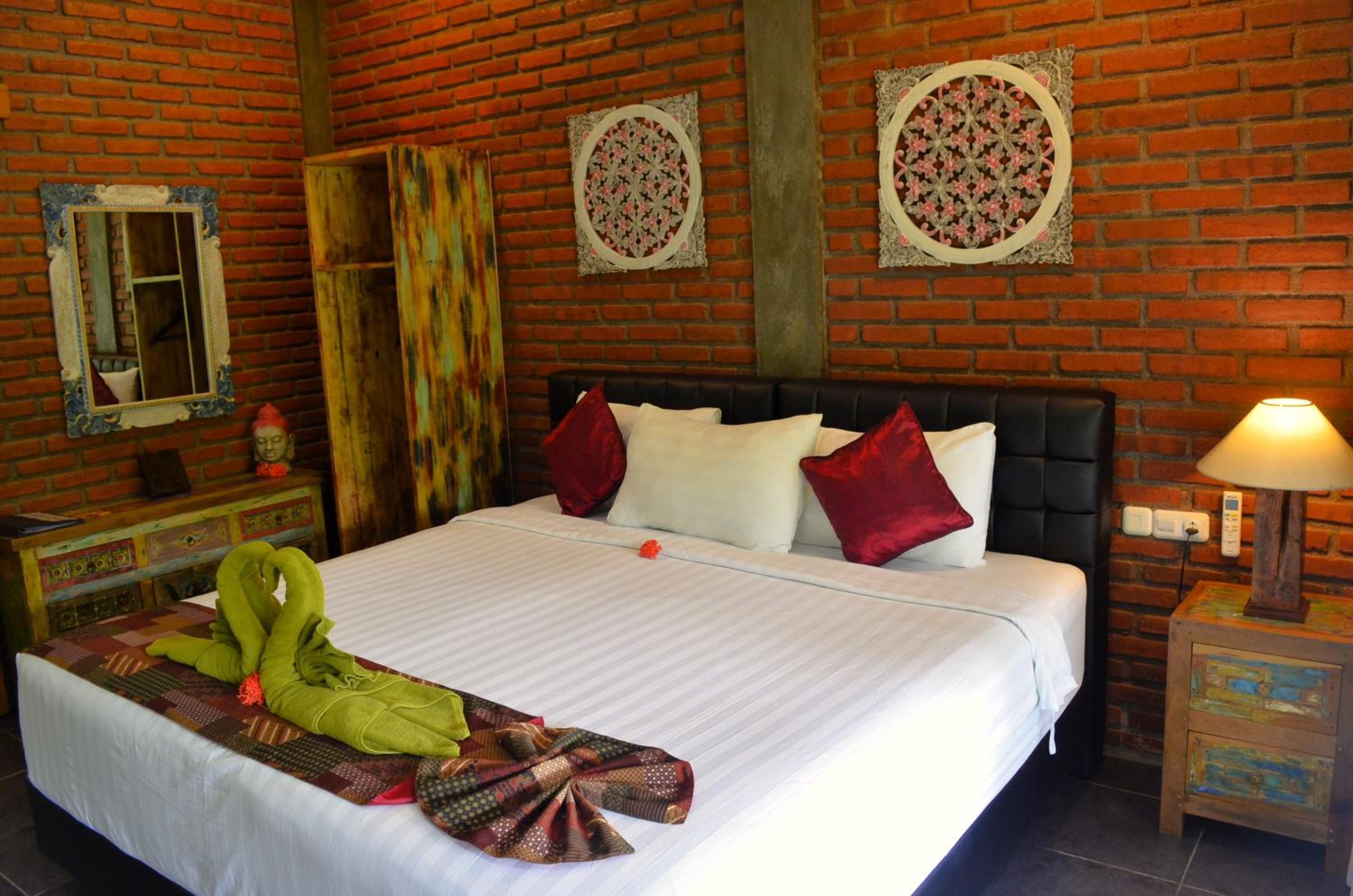 Standard Twin Room with Garden View
