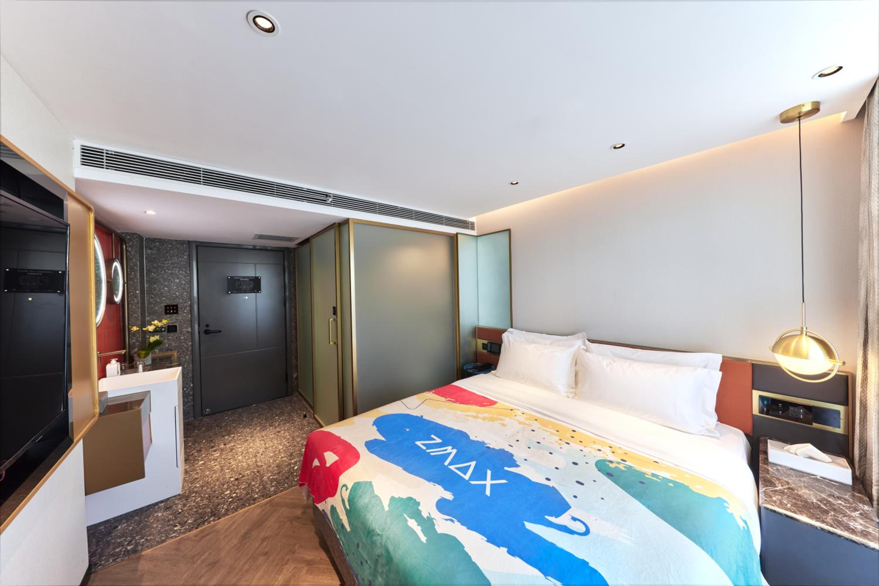 Queen Room with Balcony