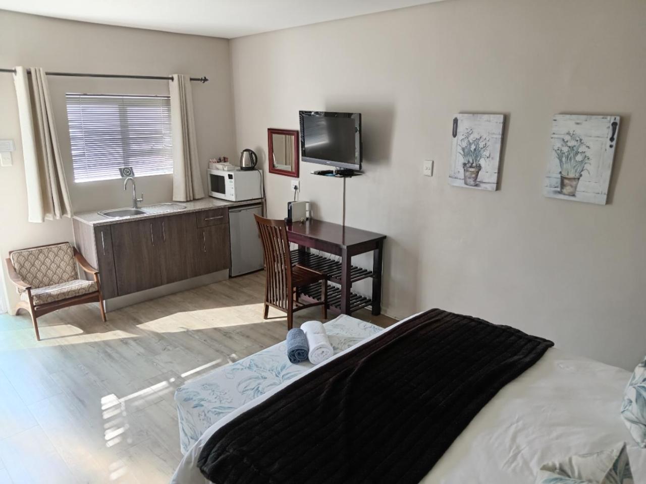 Deluxe Double or Twin Room photo 1