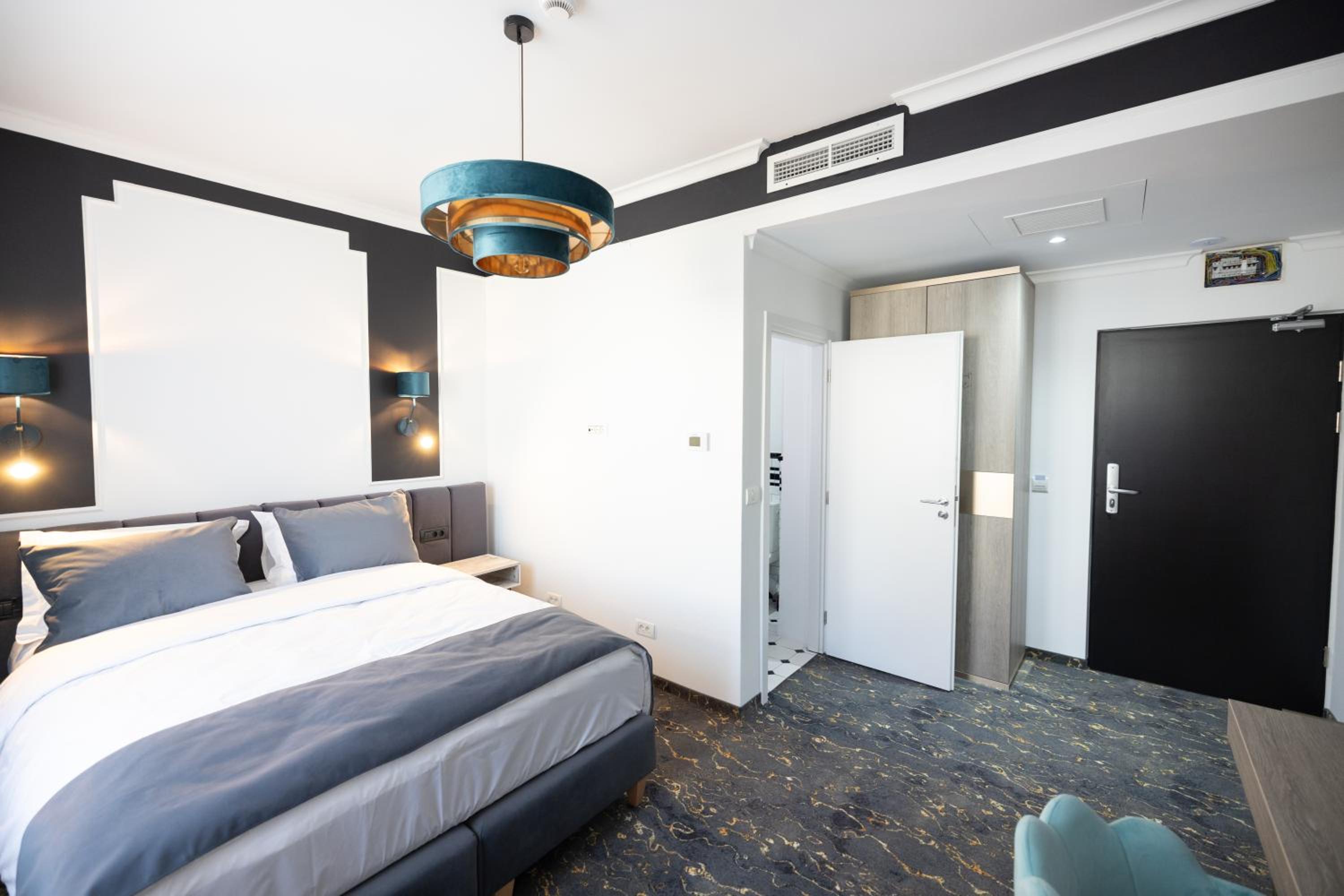 Double Room - Photo 4