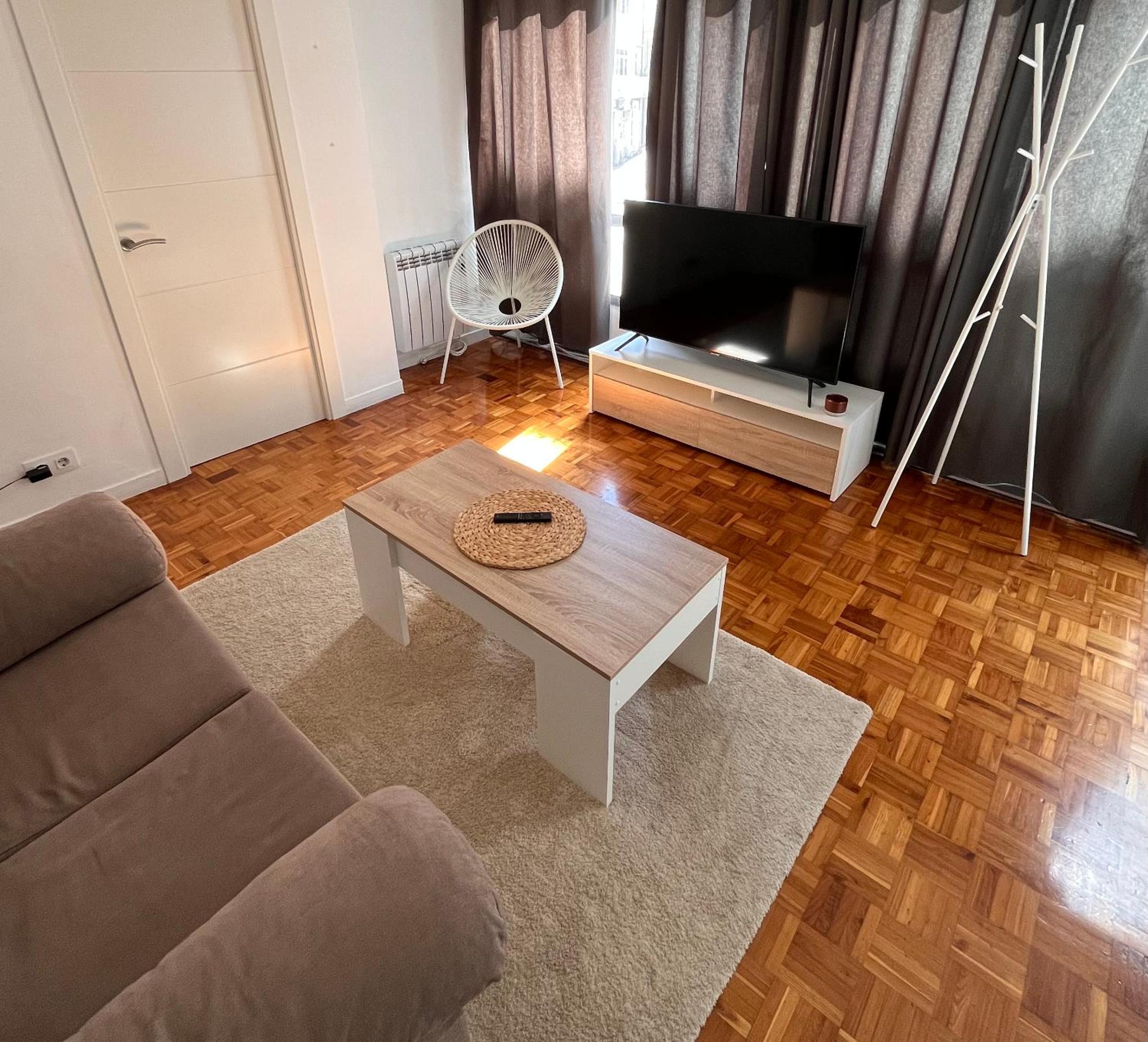 One-Bedroom Apartment photo 2